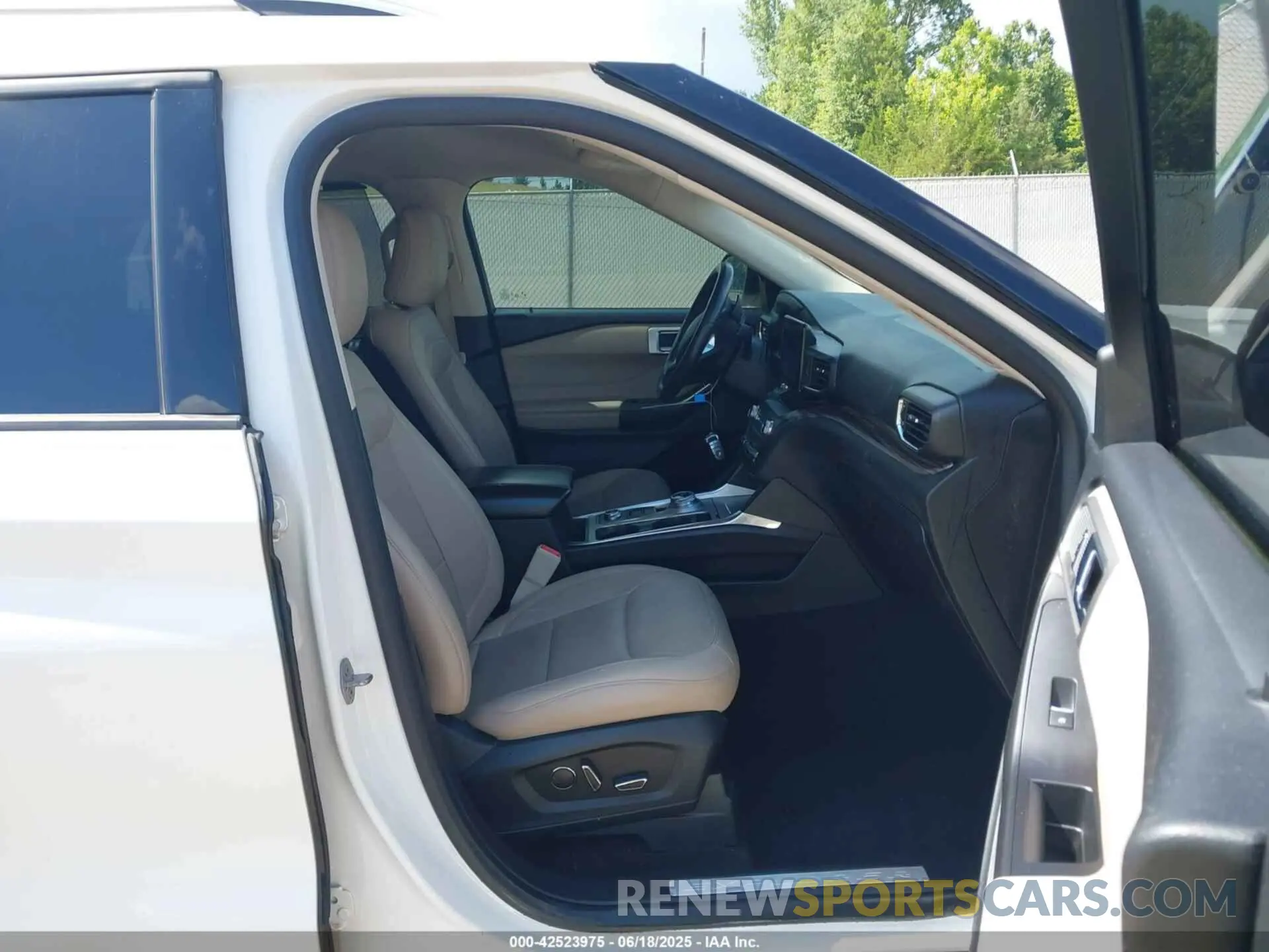 5 Photograph of a damaged car 1FMSK8FH4LGB95526 FORD EXPLORER 2020