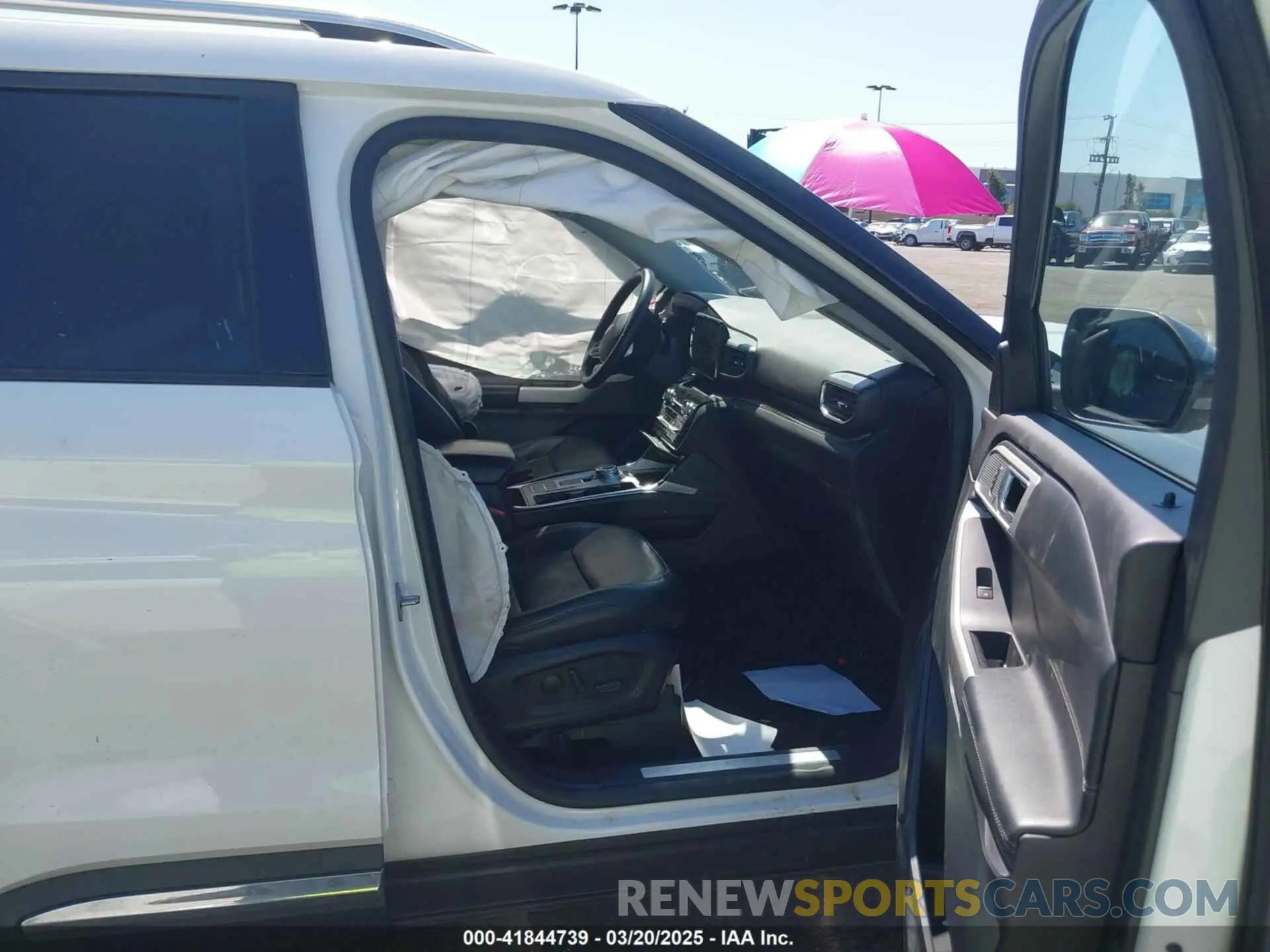 5 Photograph of a damaged car 1FM5K7FW2MNA00817 FORD EXPLORER 2021