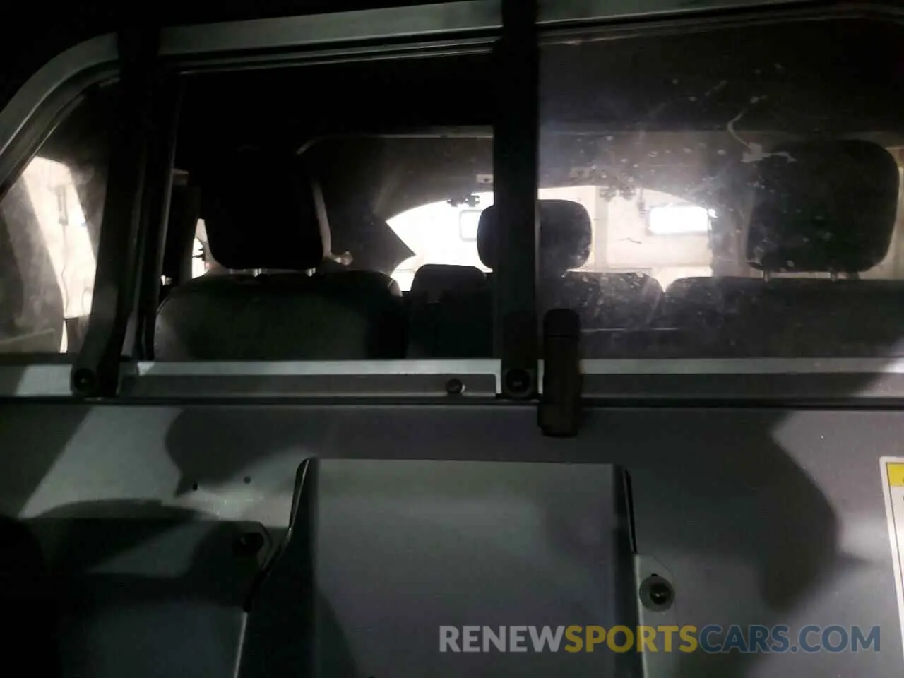 10 Photograph of a damaged car 1FM5K8AB1MGB35303 FORD EXPLORER 2021