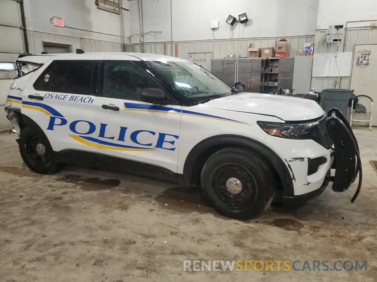 4 Photograph of a damaged car 1FM5K8AB1MGB35303 FORD EXPLORER 2021