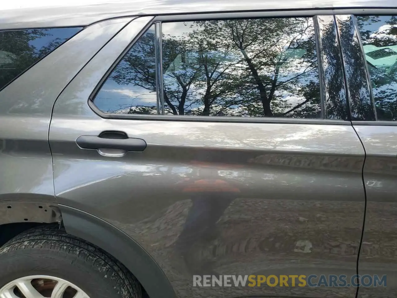 10 Photograph of a damaged car 1FM5K8ABXMGB83348 FORD EXPLORER 2021
