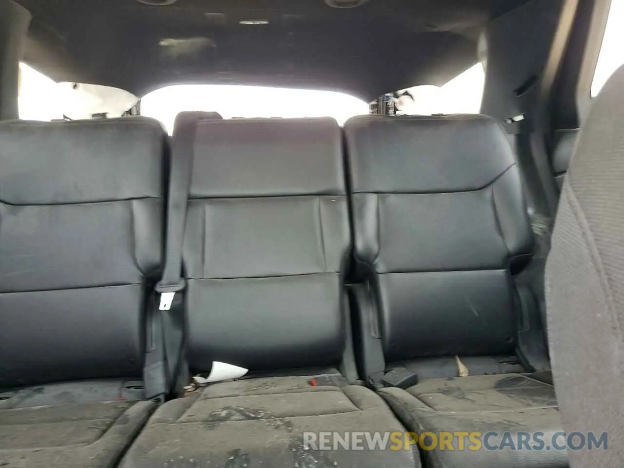 10 Photograph of a damaged car 1FM5K8ABXMGB99372 FORD EXPLORER 2021