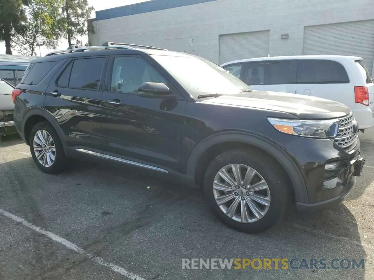 4 Photograph of a damaged car 1FM5K8FW0MNA17072 FORD EXPLORER 2021