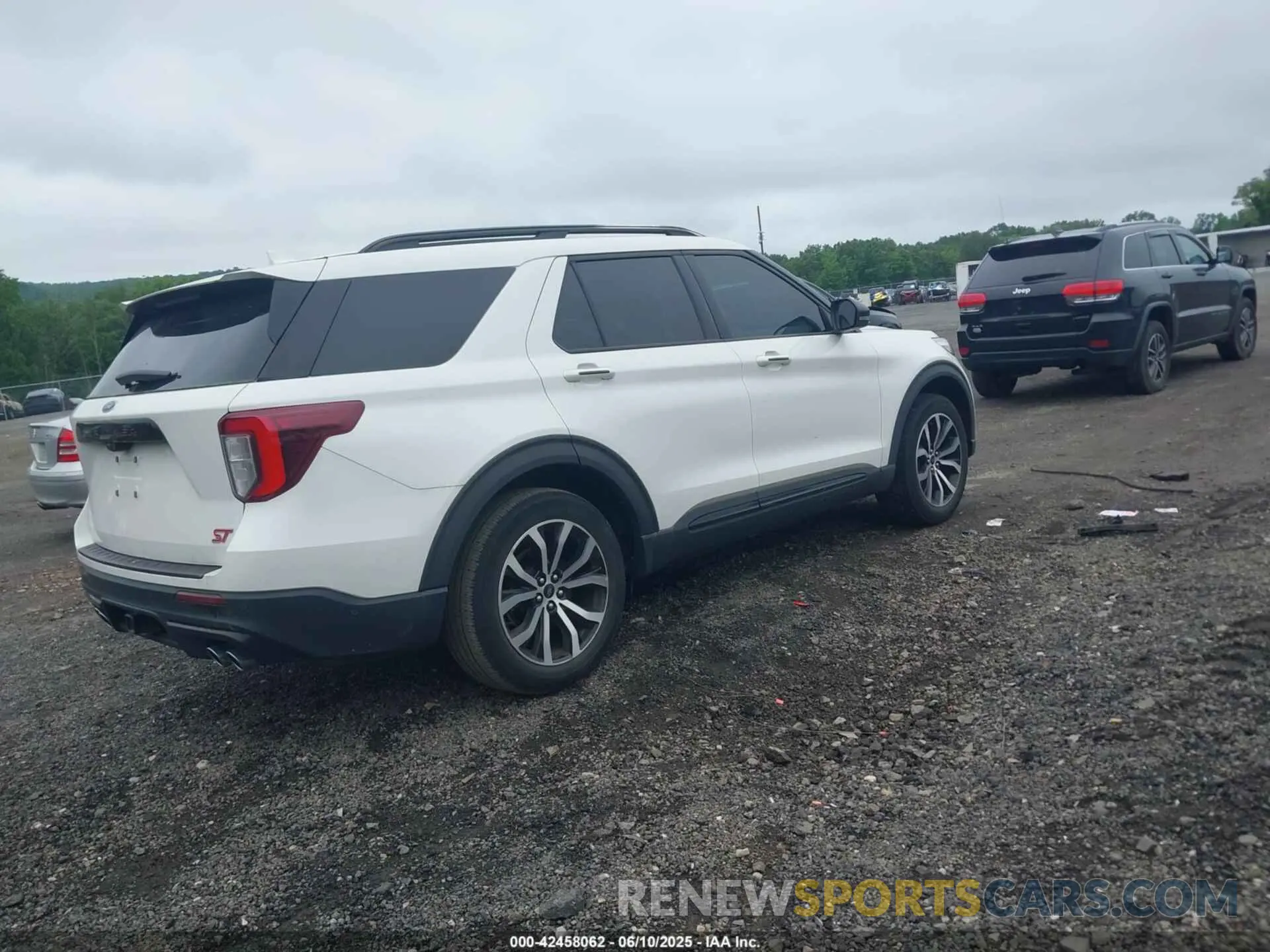 4 Photograph of a damaged car 1FM5K8GC0MGB09937 FORD EXPLORER 2021