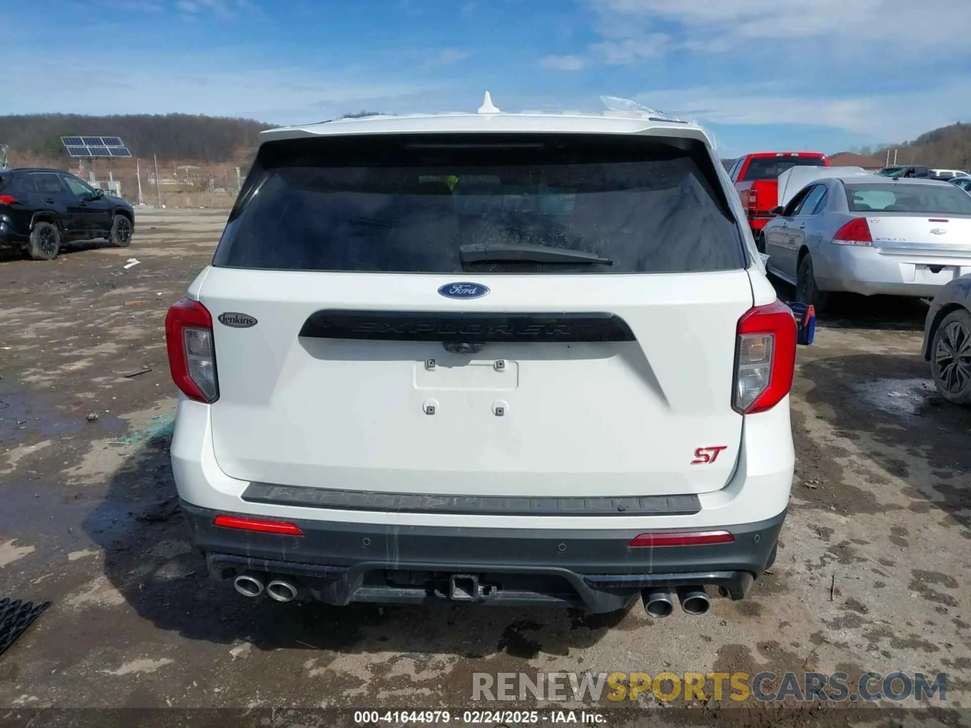 17 Photograph of a damaged car 1FM5K8GC1MGA13671 FORD EXPLORER 2021