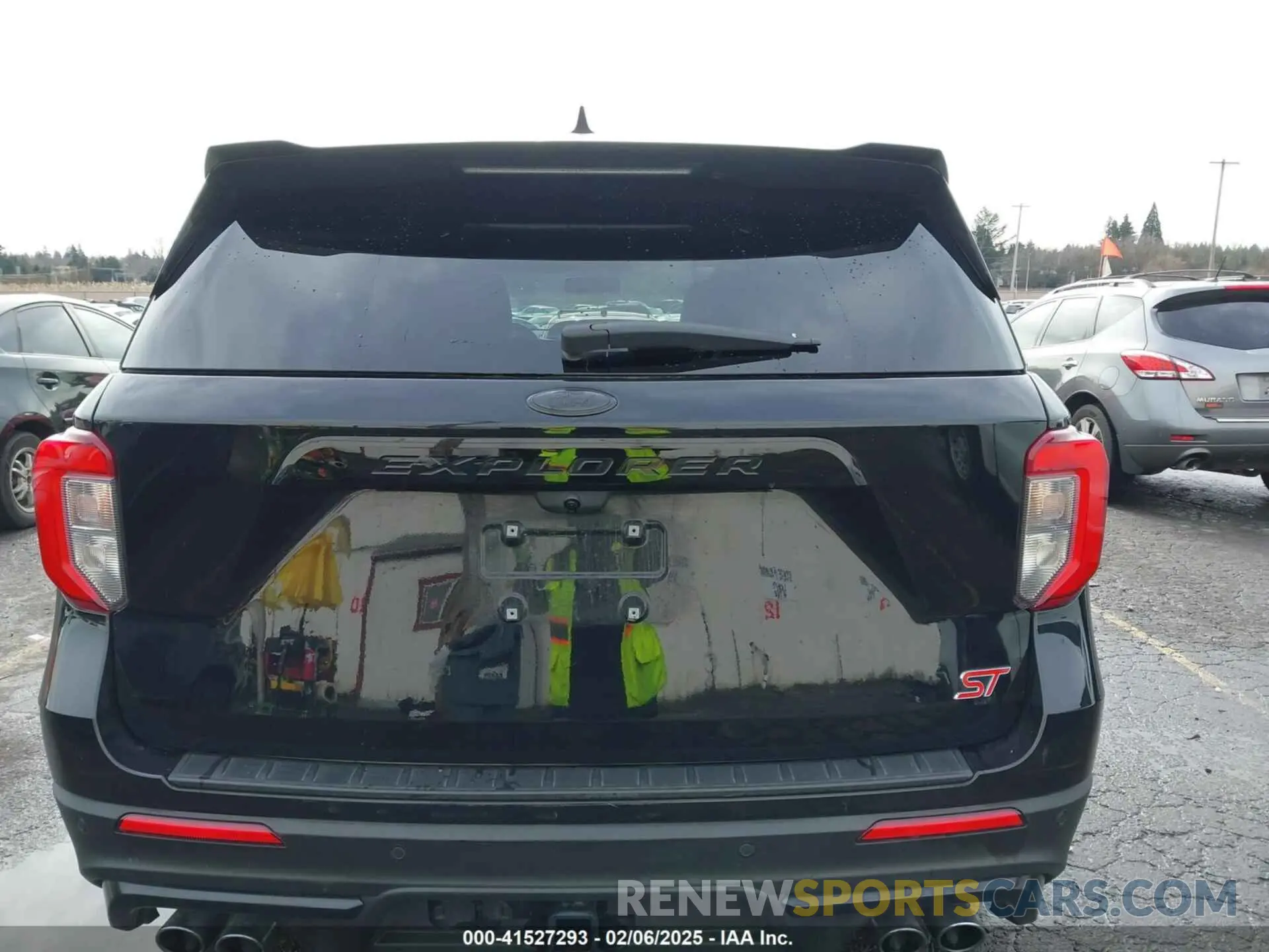 17 Photograph of a damaged car 1FM5K8GC2MGB50098 FORD EXPLORER 2021