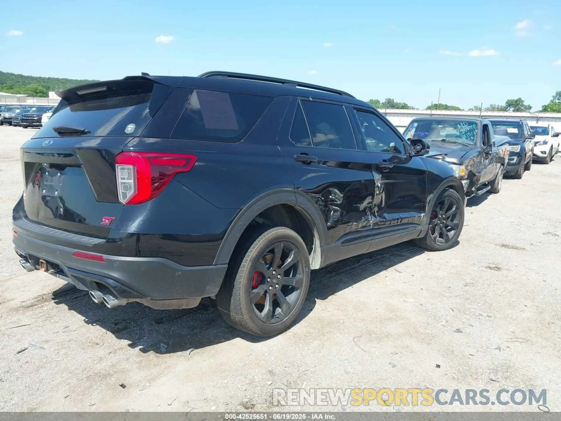4 Photograph of a damaged car 1FM5K8GC3MGA04969 FORD EXPLORER 2021