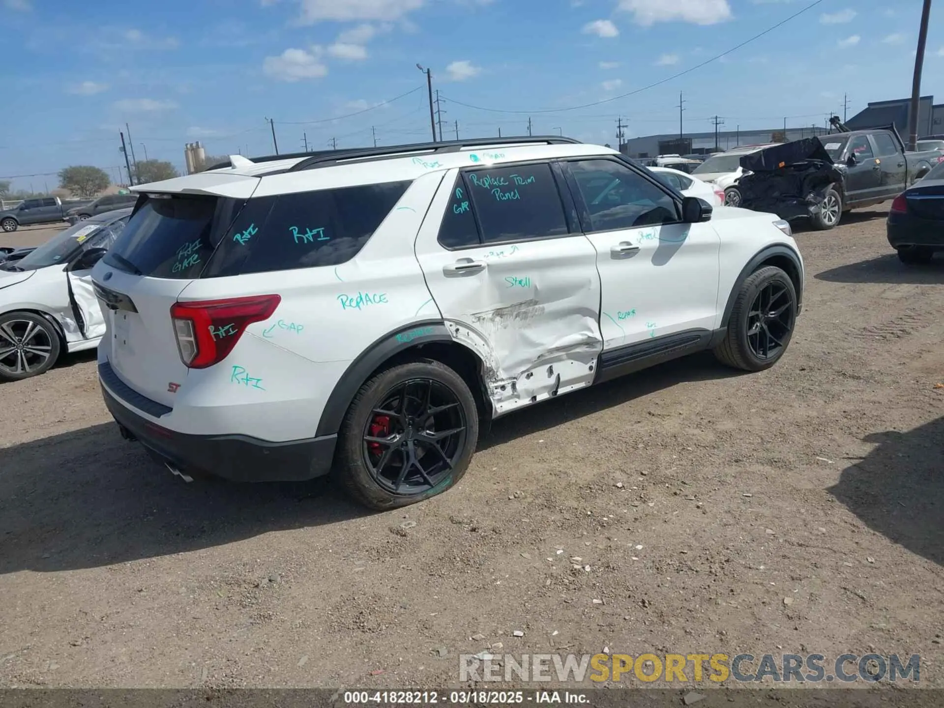 4 Photograph of a damaged car 1FM5K8GCXMGA81385 FORD EXPLORER 2021