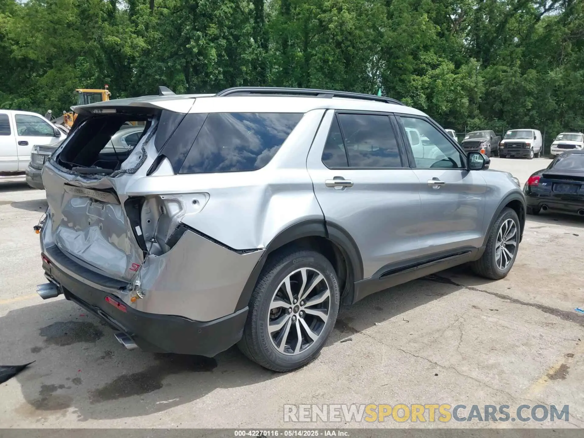 4 Photograph of a damaged car 1FM5K8GCXMGA95156 FORD EXPLORER 2021