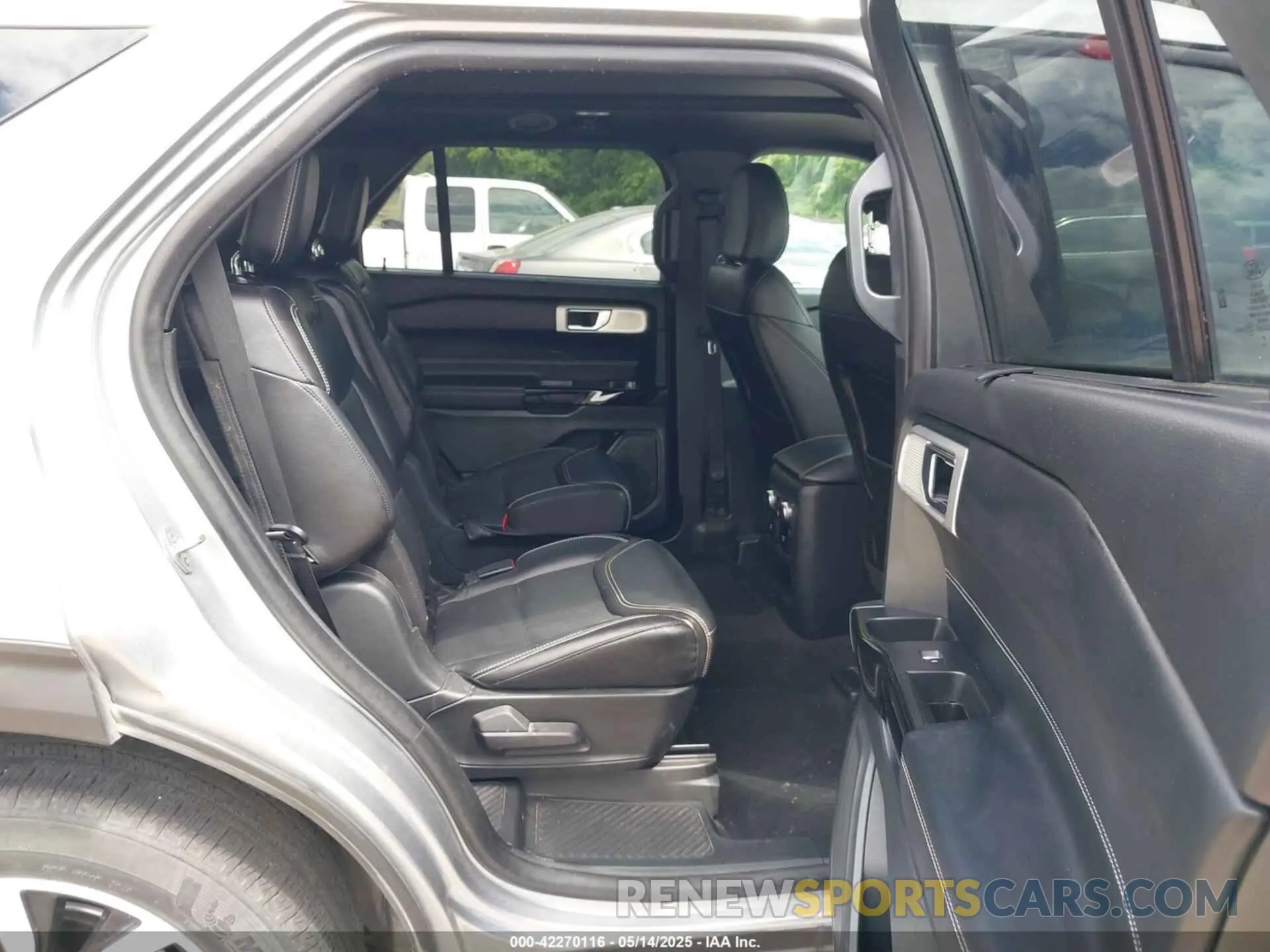 8 Photograph of a damaged car 1FM5K8GCXMGA95156 FORD EXPLORER 2021