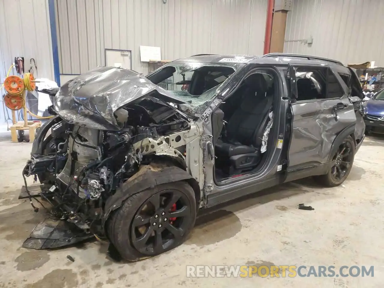 1 Photograph of a damaged car 1FM5K8GCXMGC25324 FORD EXPLORER 2021