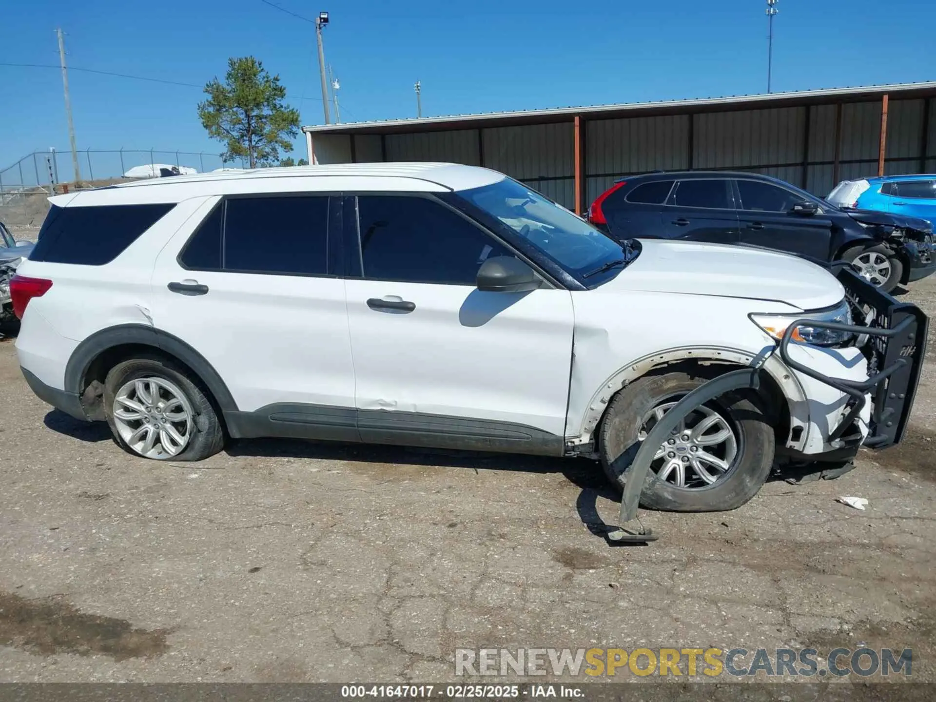 17 Photograph of a damaged car 1FMSK7BH7MGB22930 FORD EXPLORER 2021