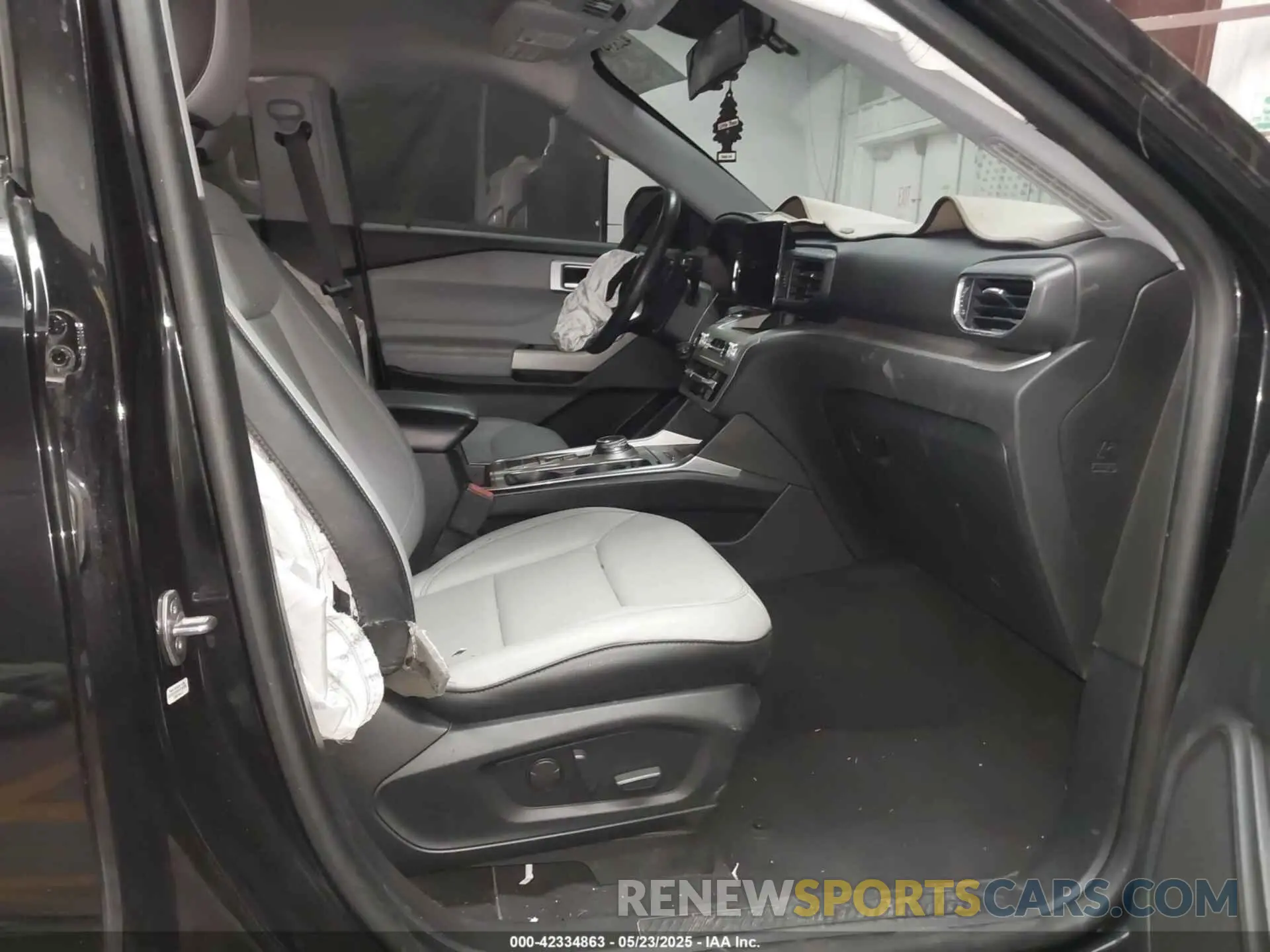 5 Photograph of a damaged car 1FMSK7DH0MGA50367 FORD EXPLORER 2021