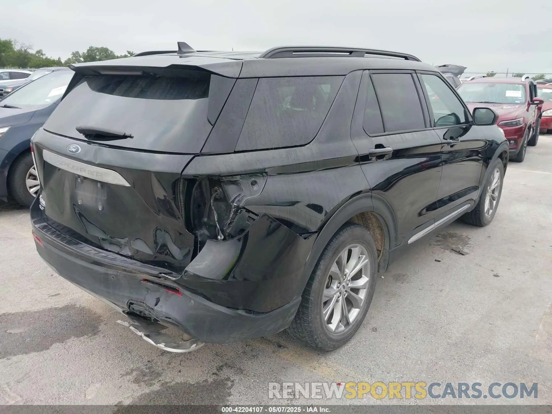 4 Photograph of a damaged car 1FMSK7DH0MGB78737 FORD EXPLORER 2021