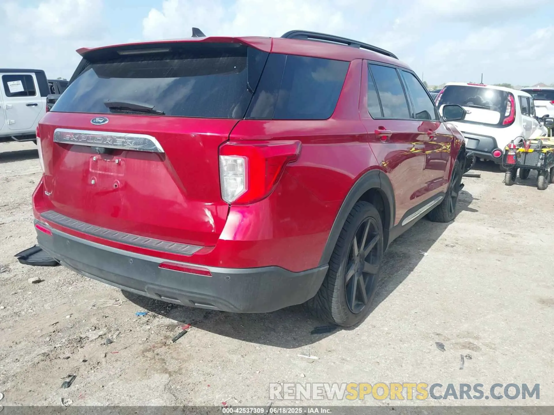 4 Photograph of a damaged car 1FMSK7DH2MGA52136 FORD EXPLORER 2021