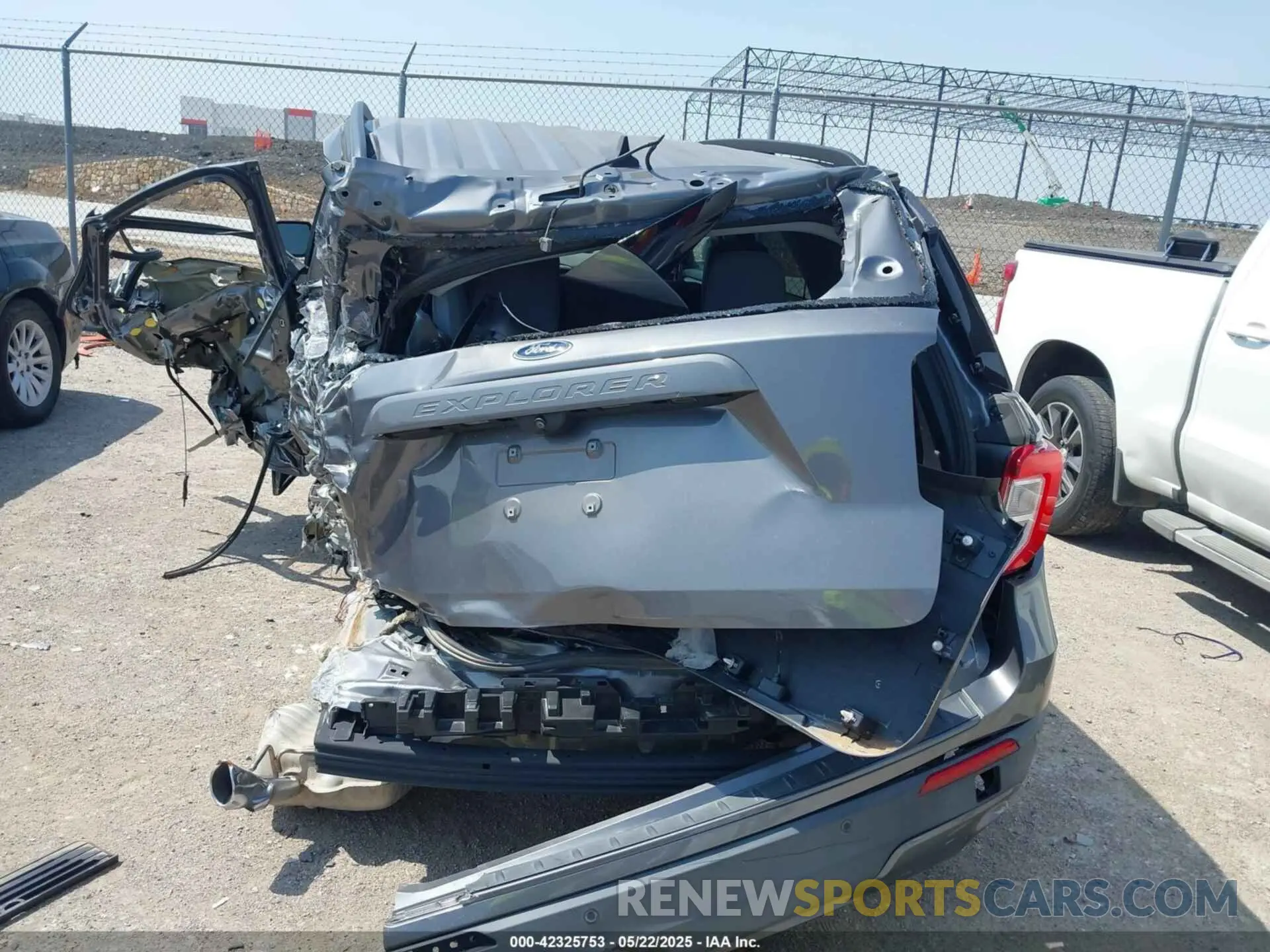 17 Photograph of a damaged car 1FMSK7DH2MGB16028 FORD EXPLORER 2021
