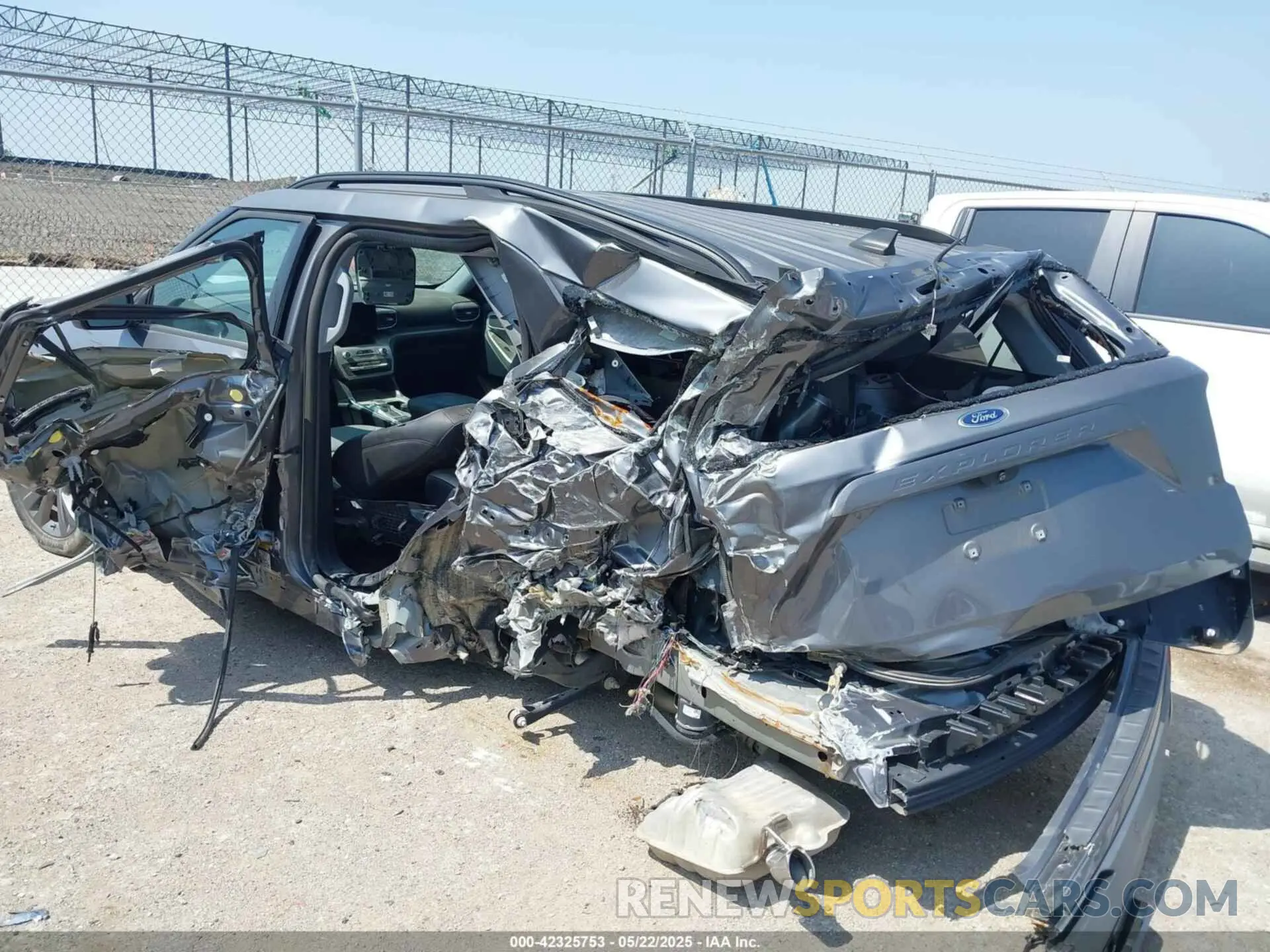 3 Photograph of a damaged car 1FMSK7DH2MGB16028 FORD EXPLORER 2021