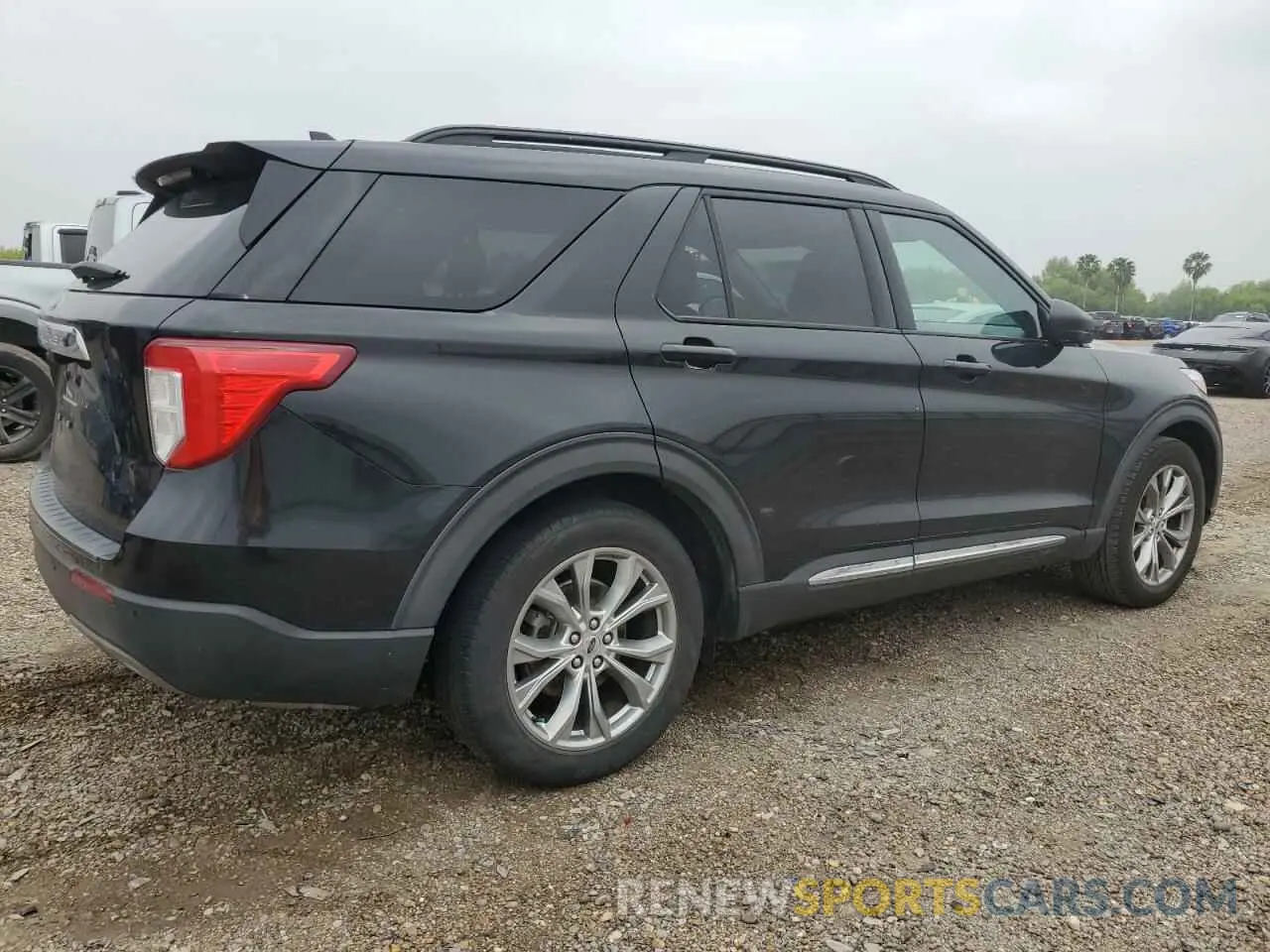 3 Photograph of a damaged car 1FMSK7DH3MGA94976 FORD EXPLORER 2021