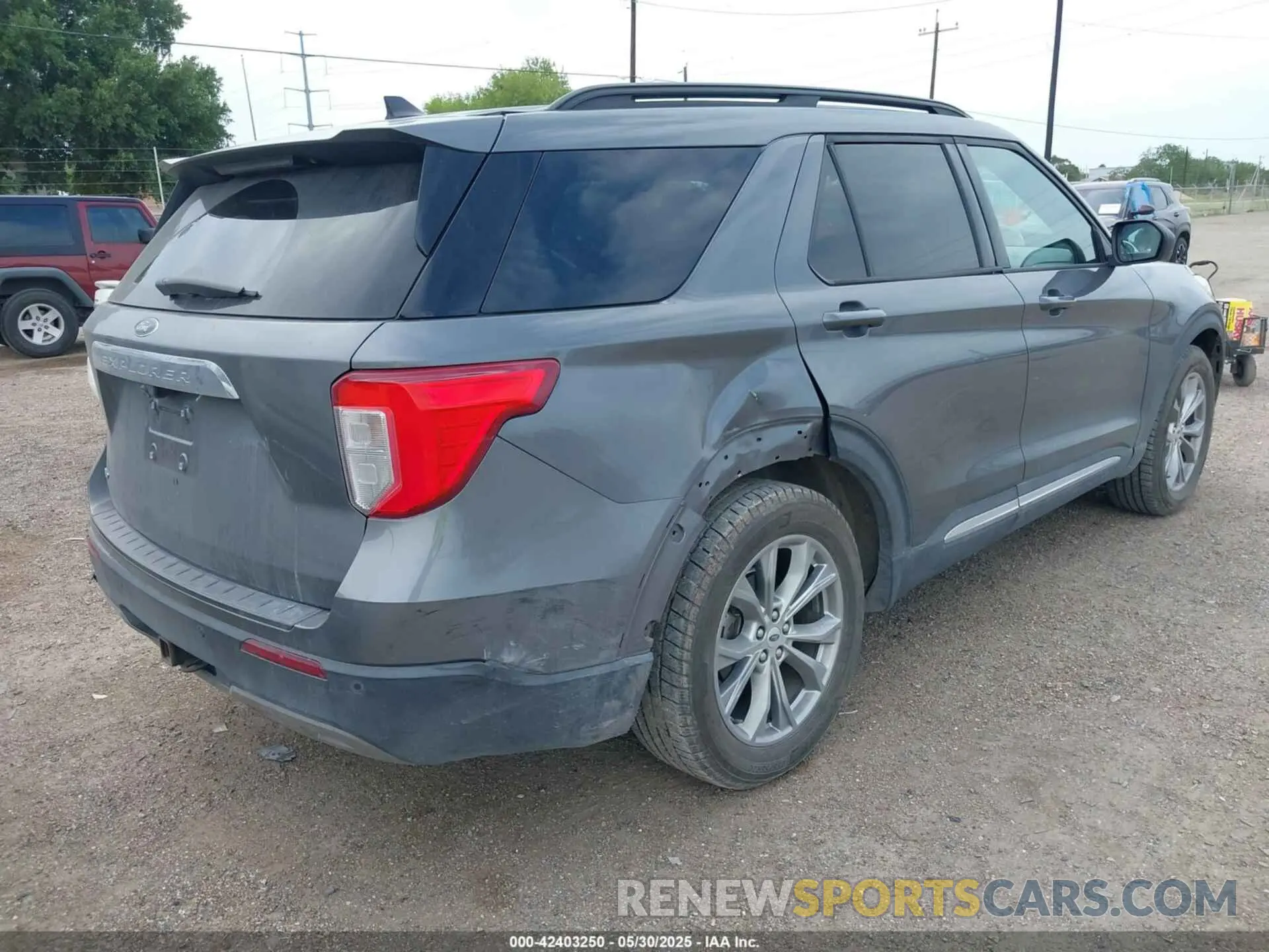4 Photograph of a damaged car 1FMSK7DH4MGB00106 FORD EXPLORER 2021