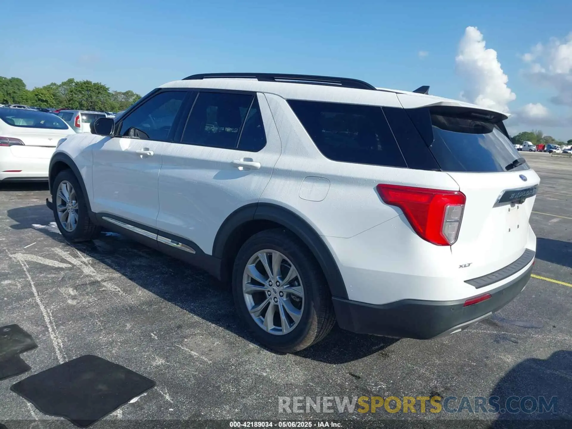 3 Photograph of a damaged car 1FMSK7DH4MGC14767 FORD EXPLORER 2021