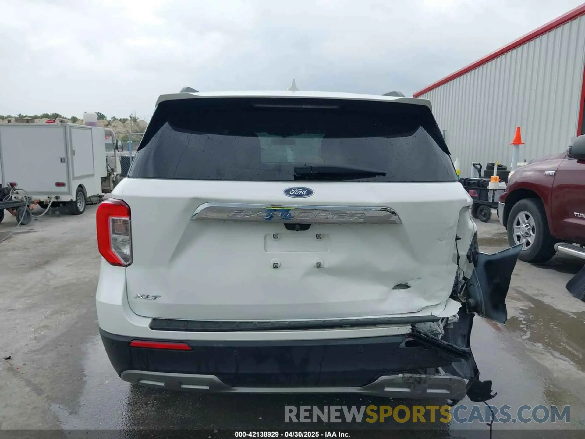 17 Photograph of a damaged car 1FMSK7DH5MGA30373 FORD EXPLORER 2021