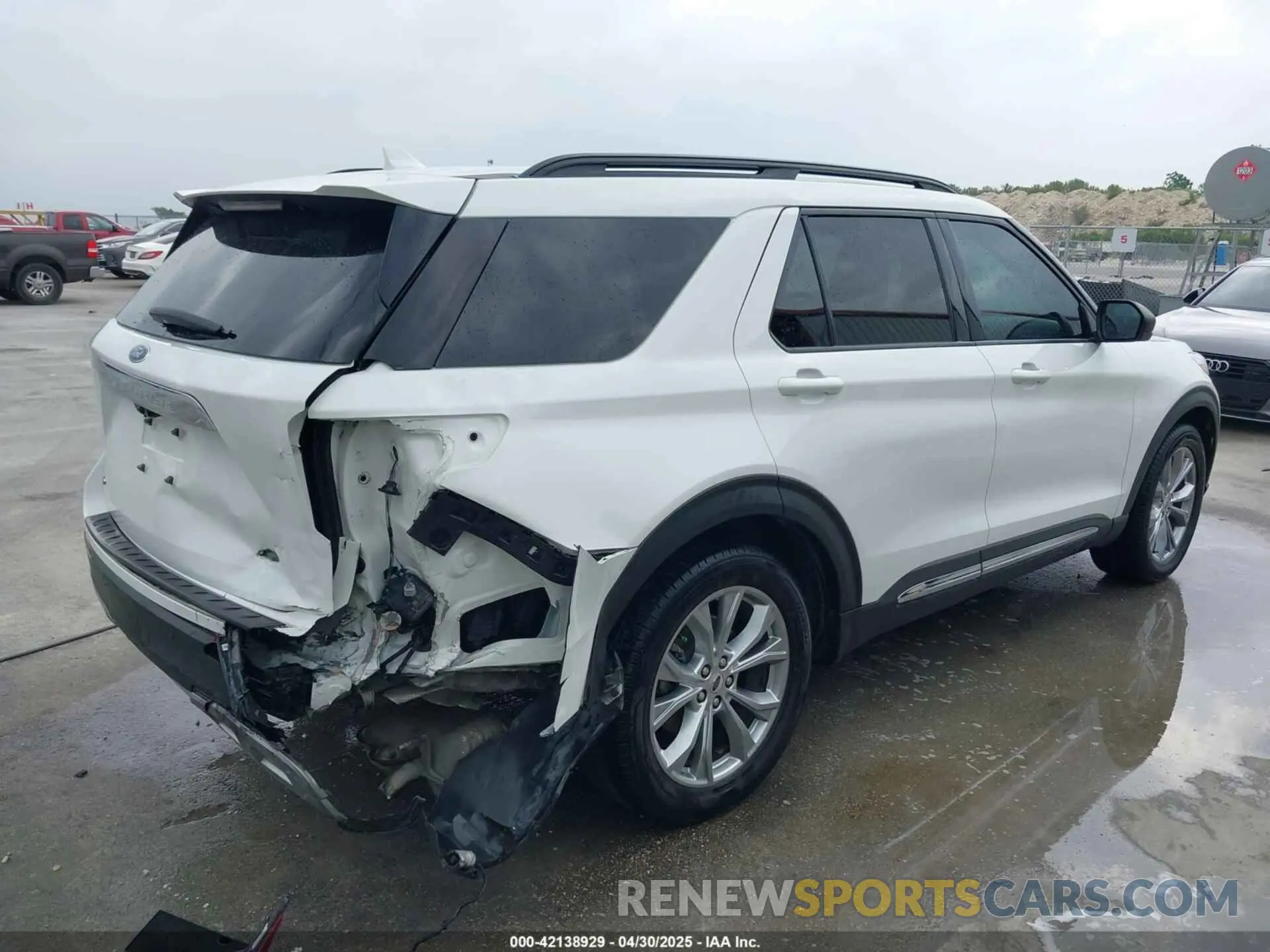 4 Photograph of a damaged car 1FMSK7DH5MGA30373 FORD EXPLORER 2021