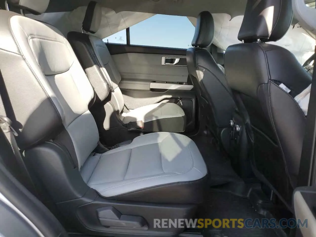 10 Photograph of a damaged car 1FMSK7DH5MGA50347 FORD EXPLORER 2021