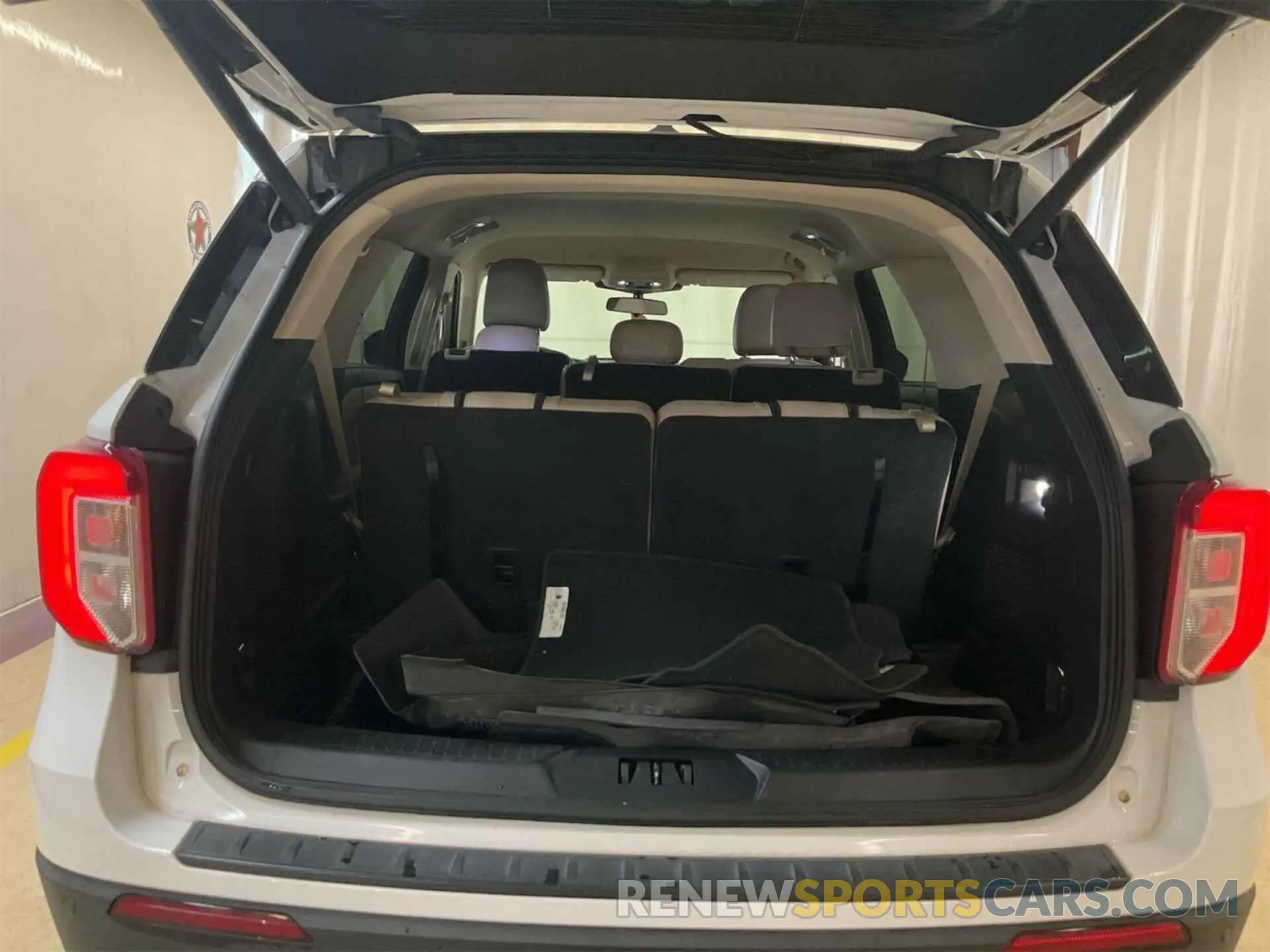 9 Photograph of a damaged car 1FMSK7DH5MGC24448 FORD EXPLORER 2021