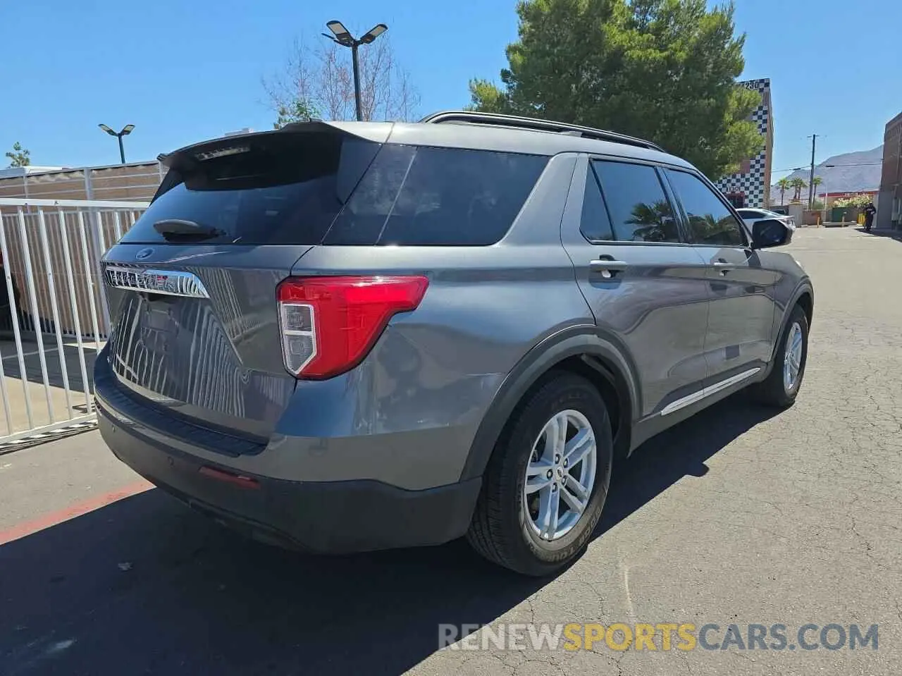 4 Photograph of a damaged car 1FMSK7DH8MGA83956 FORD EXPLORER 2021