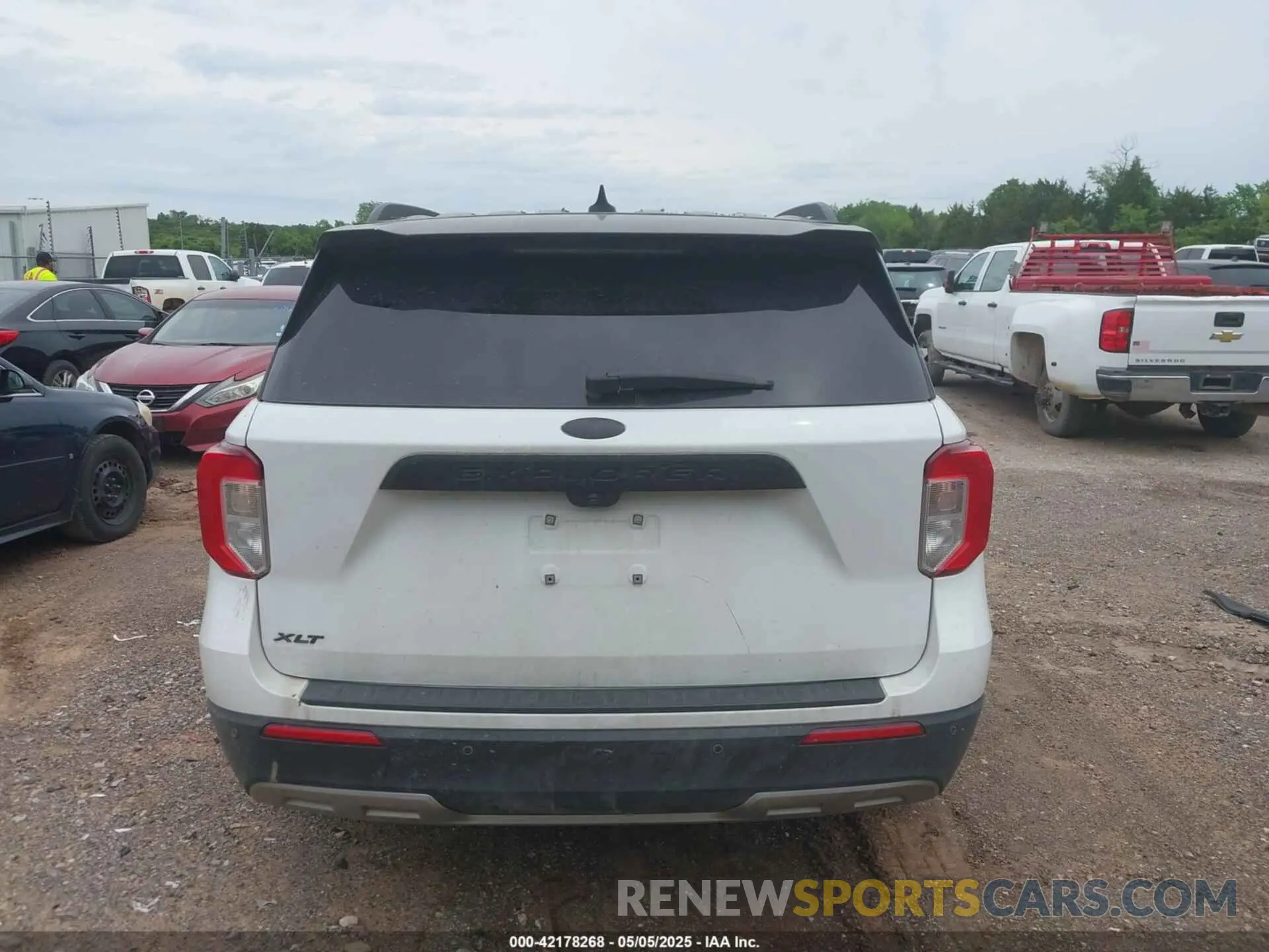 17 Photograph of a damaged car 1FMSK7DH8MGB42827 FORD EXPLORER 2021