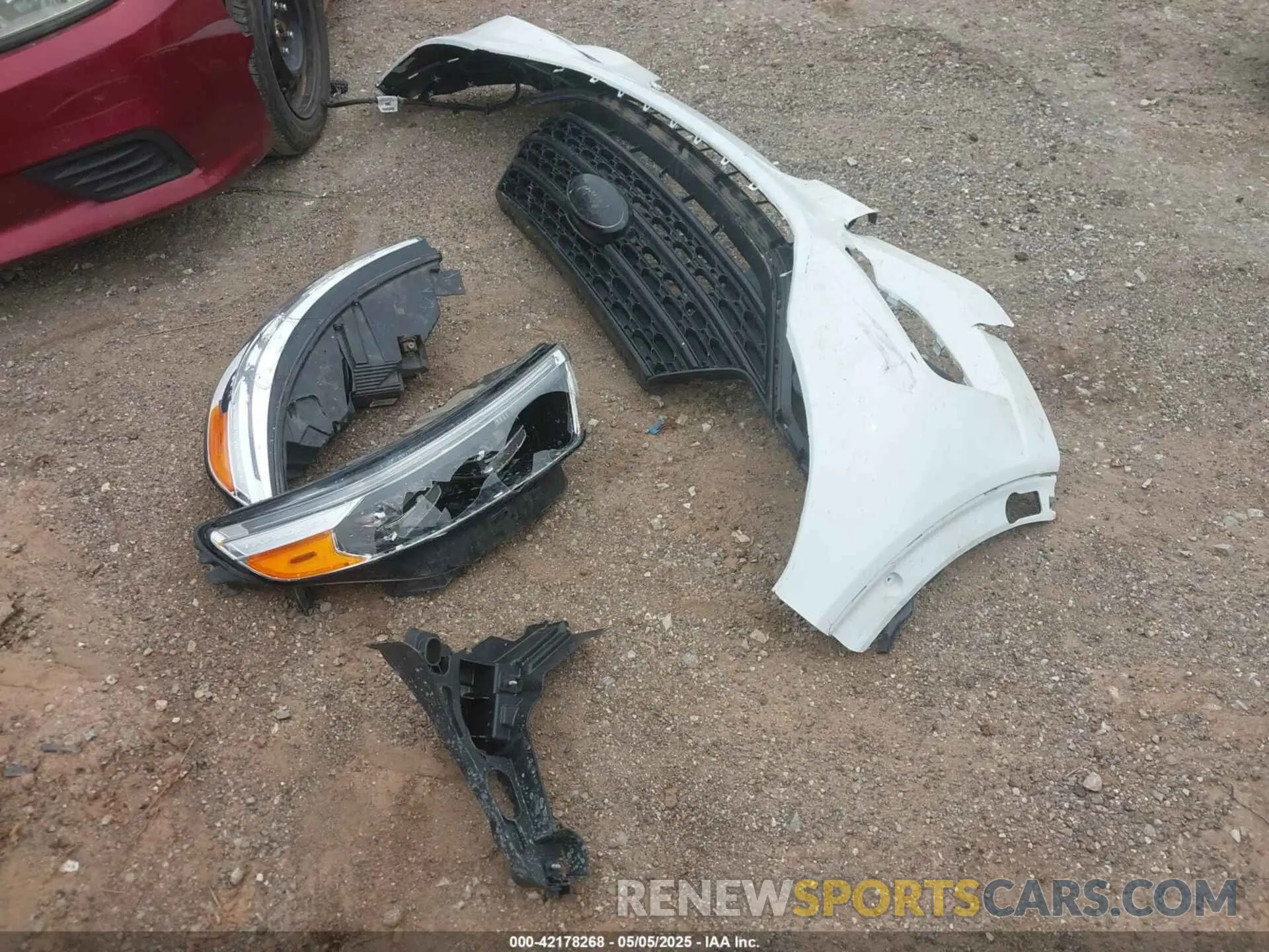 18 Photograph of a damaged car 1FMSK7DH8MGB42827 FORD EXPLORER 2021
