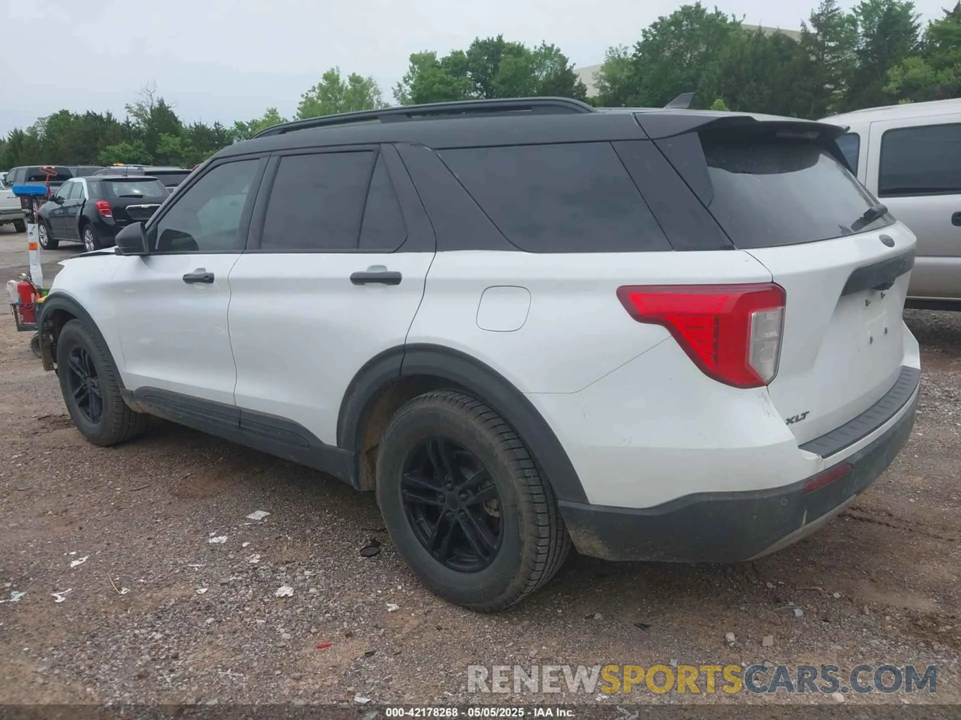 3 Photograph of a damaged car 1FMSK7DH8MGB42827 FORD EXPLORER 2021