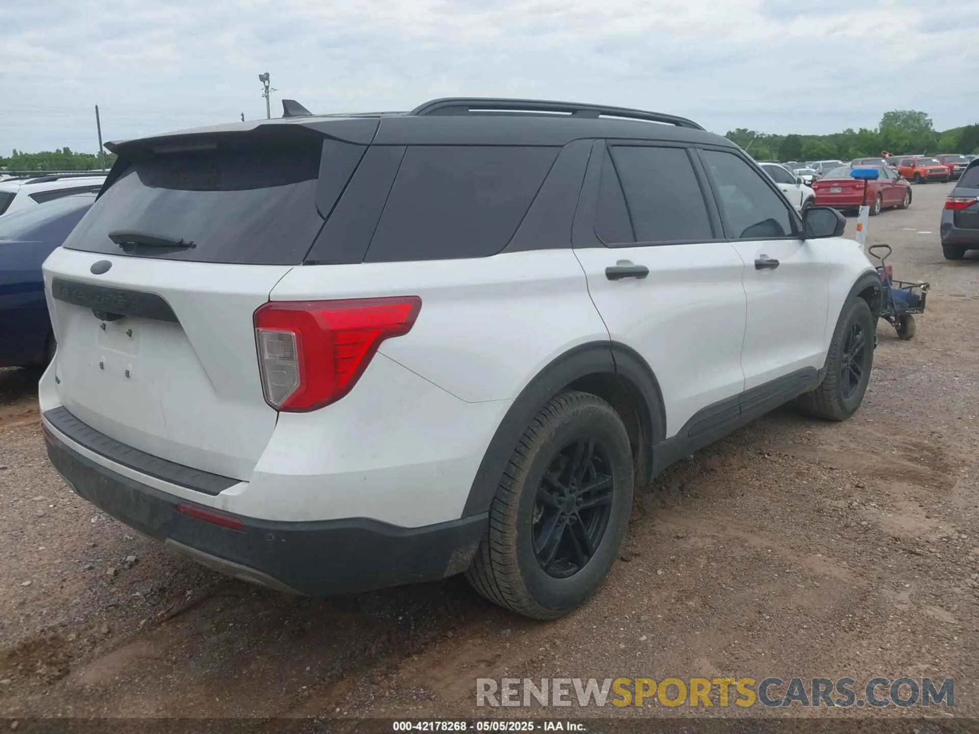 4 Photograph of a damaged car 1FMSK7DH8MGB42827 FORD EXPLORER 2021
