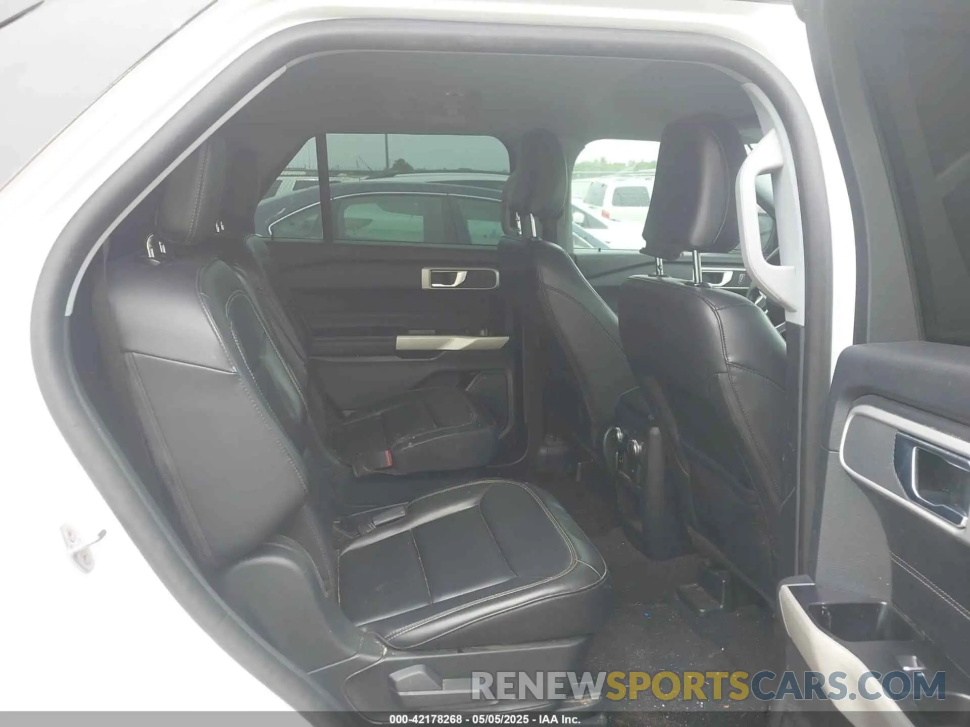 8 Photograph of a damaged car 1FMSK7DH8MGB42827 FORD EXPLORER 2021
