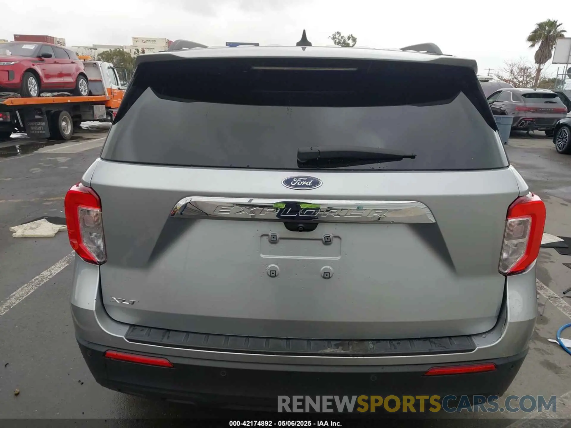 17 Photograph of a damaged car 1FMSK7DH8MGB71065 FORD EXPLORER 2021