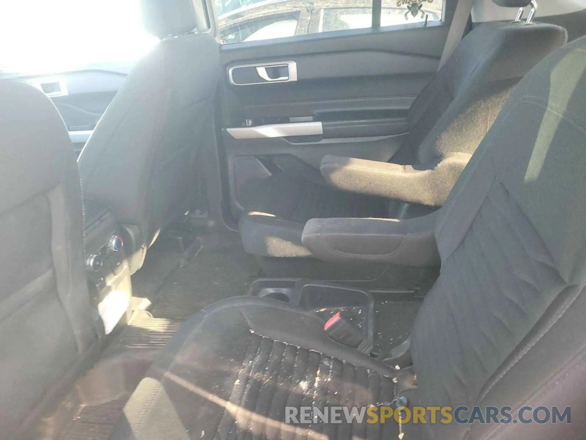32 Photograph of a damaged car 1FMSK7DH8MGC01312 FORD EXPLORER 2021