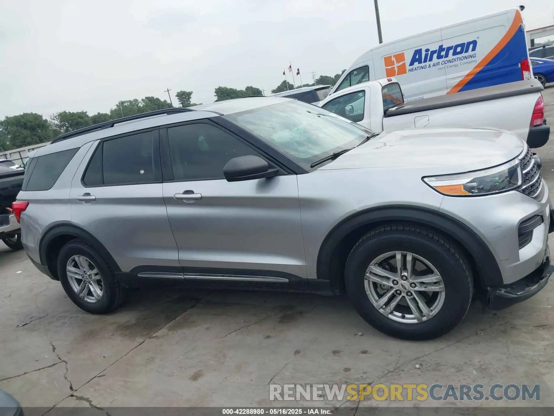 13 Photograph of a damaged car 1FMSK7DHXMGA71324 FORD EXPLORER 2021