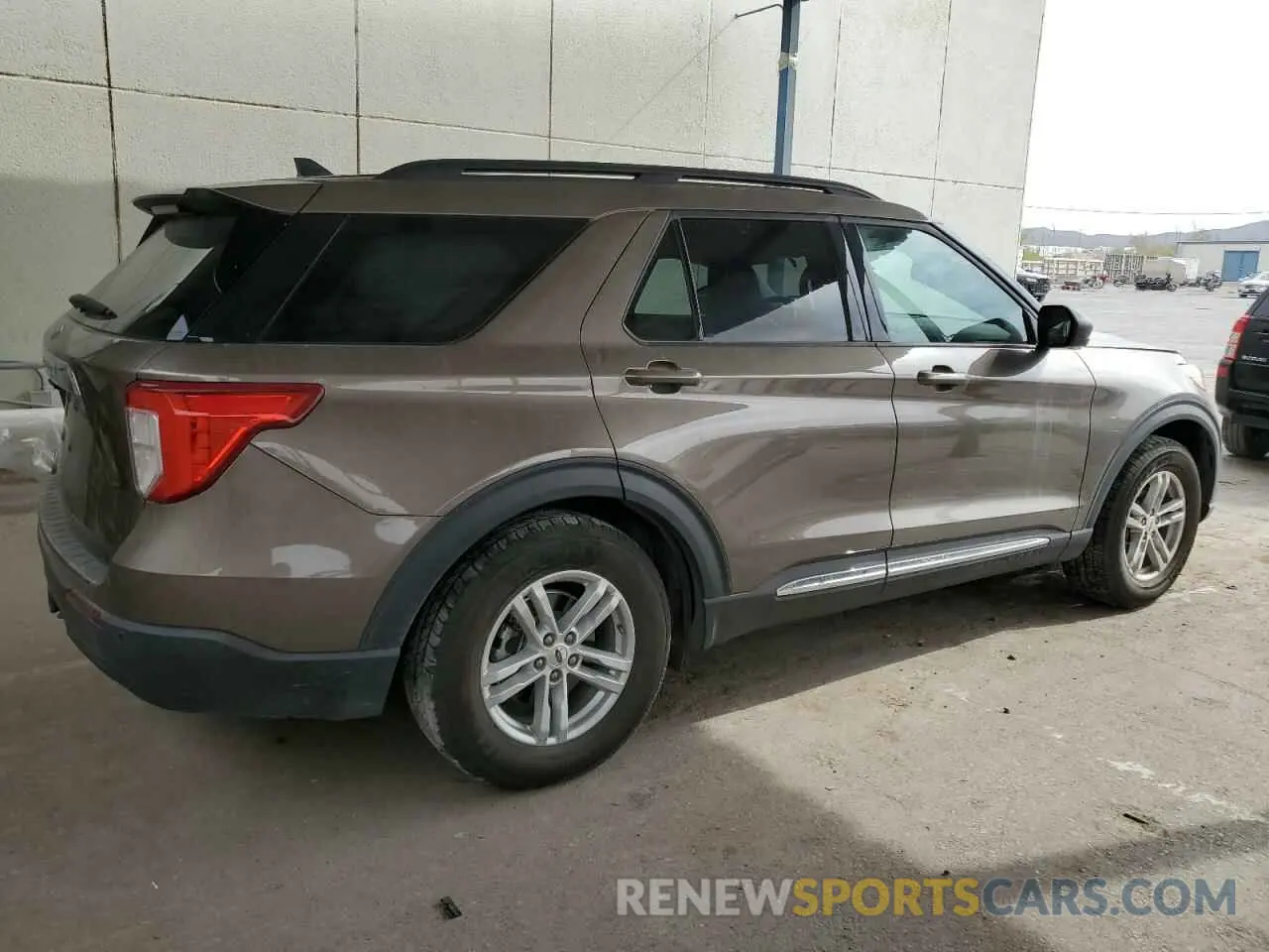 3 Photograph of a damaged car 1FMSK7DHXMGB31523 FORD EXPLORER 2021