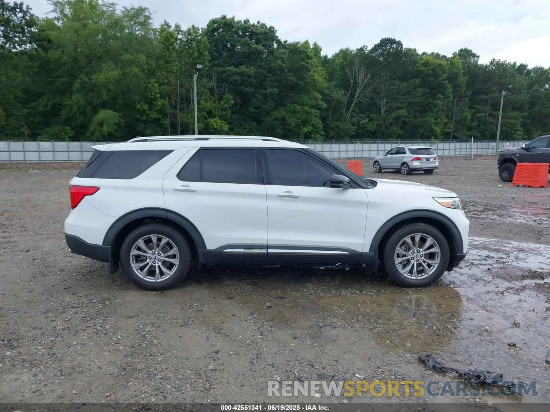 13 Photograph of a damaged car 1FMSK7FH2MGA67295 FORD EXPLORER 2021