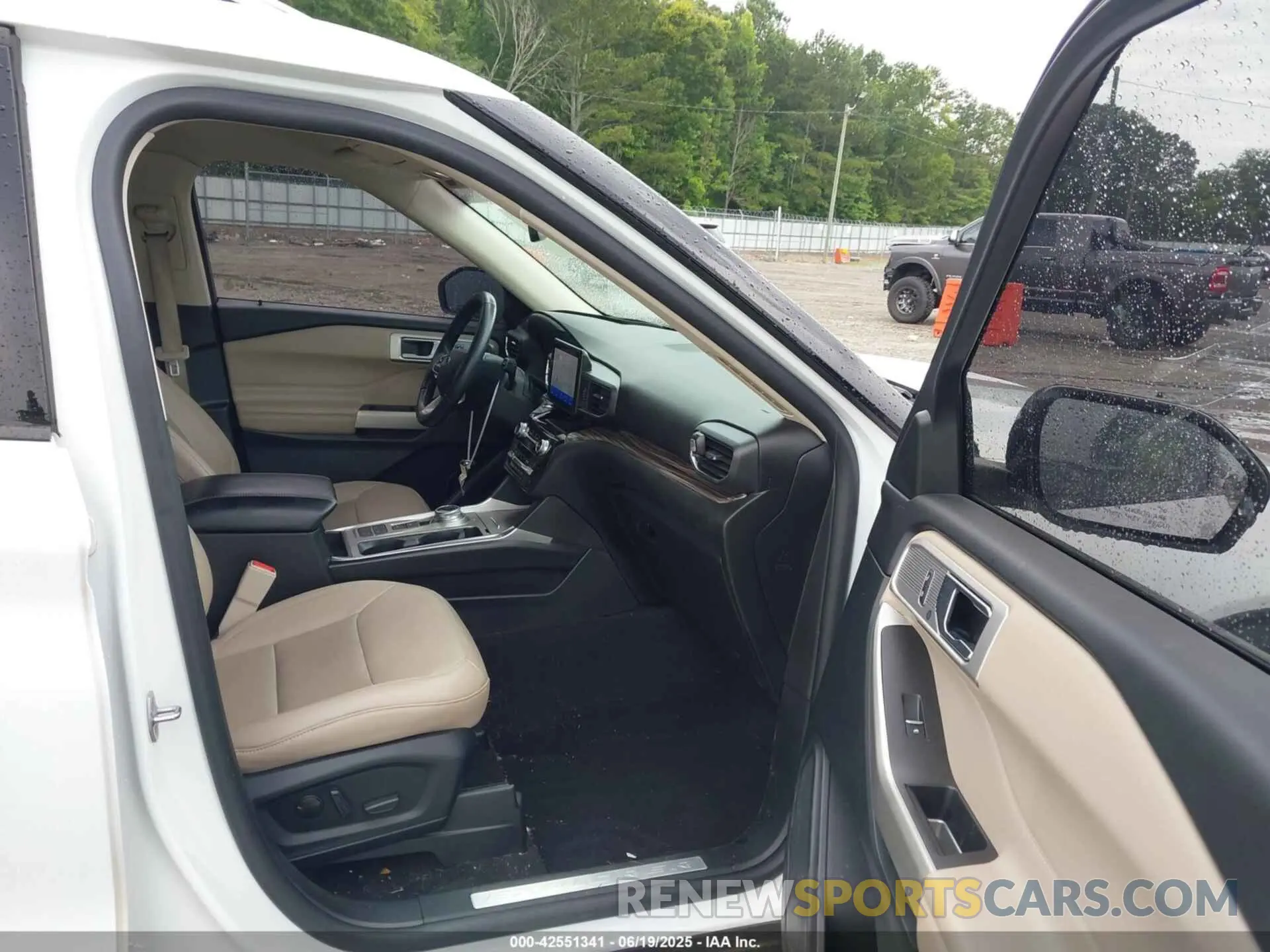 5 Photograph of a damaged car 1FMSK7FH2MGA67295 FORD EXPLORER 2021