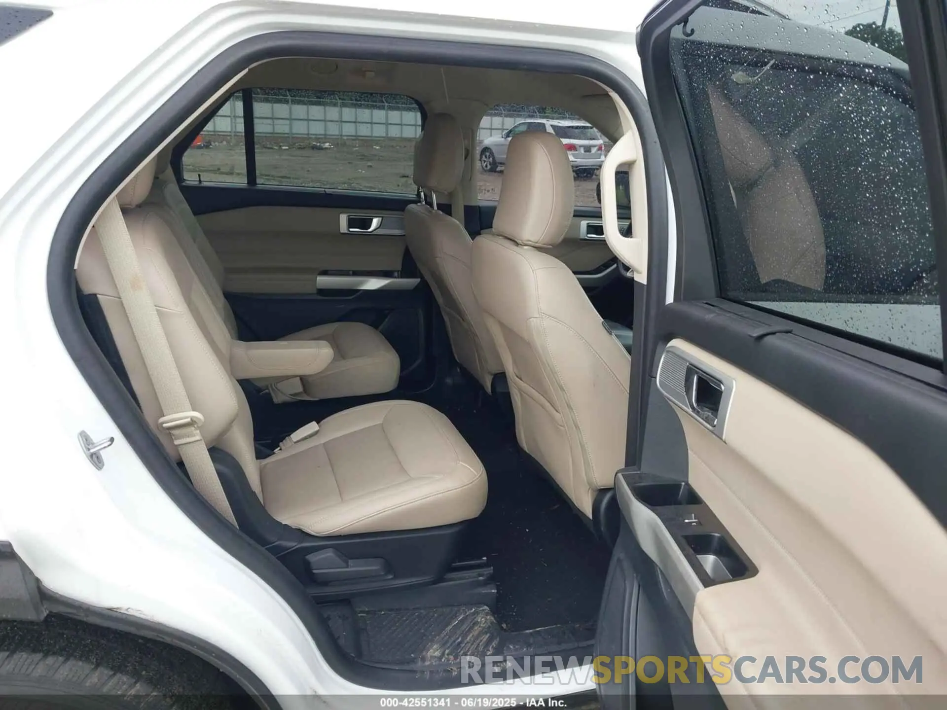 8 Photograph of a damaged car 1FMSK7FH2MGA67295 FORD EXPLORER 2021