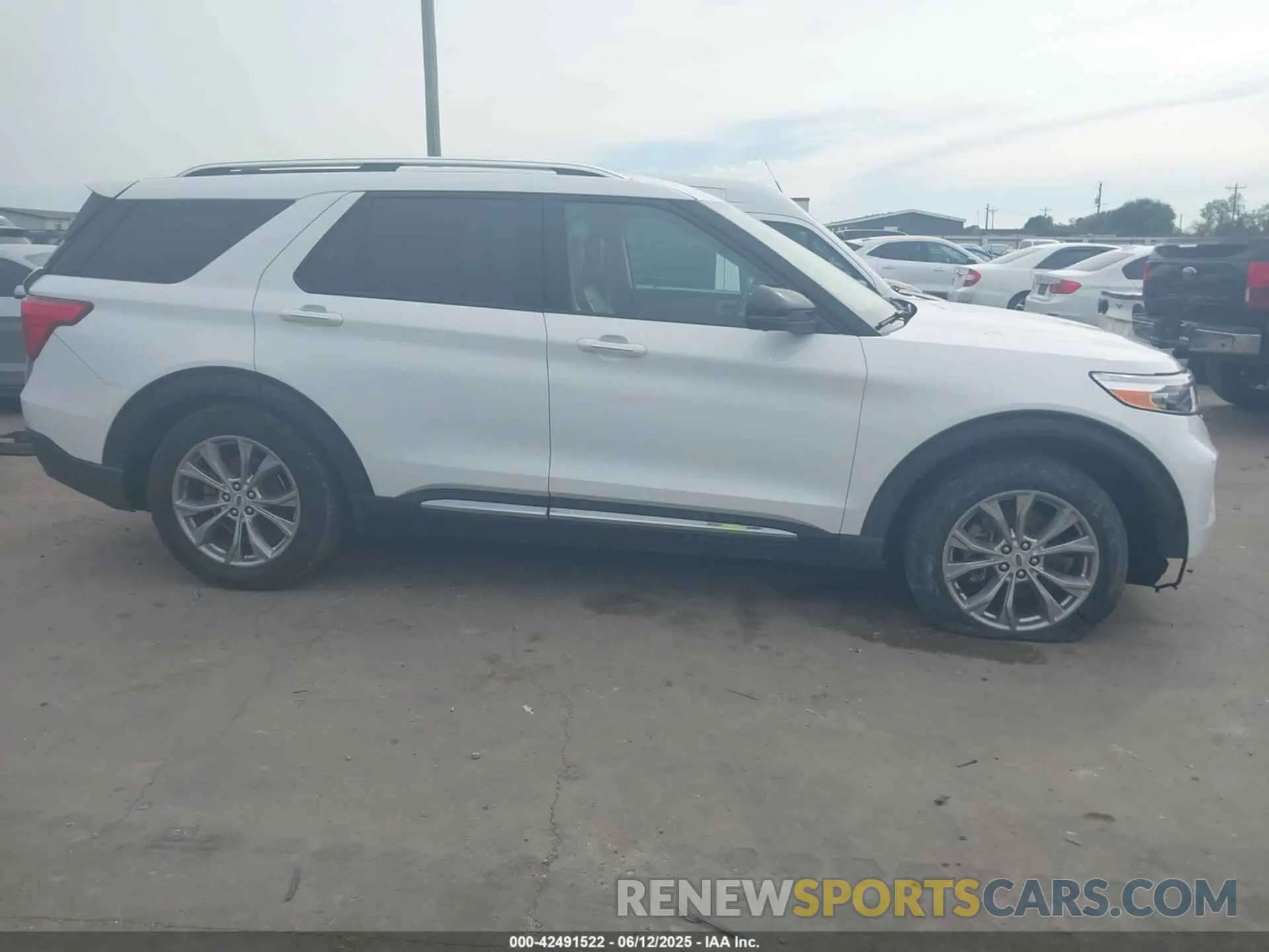 13 Photograph of a damaged car 1FMSK7FH8MGB83973 FORD EXPLORER 2021