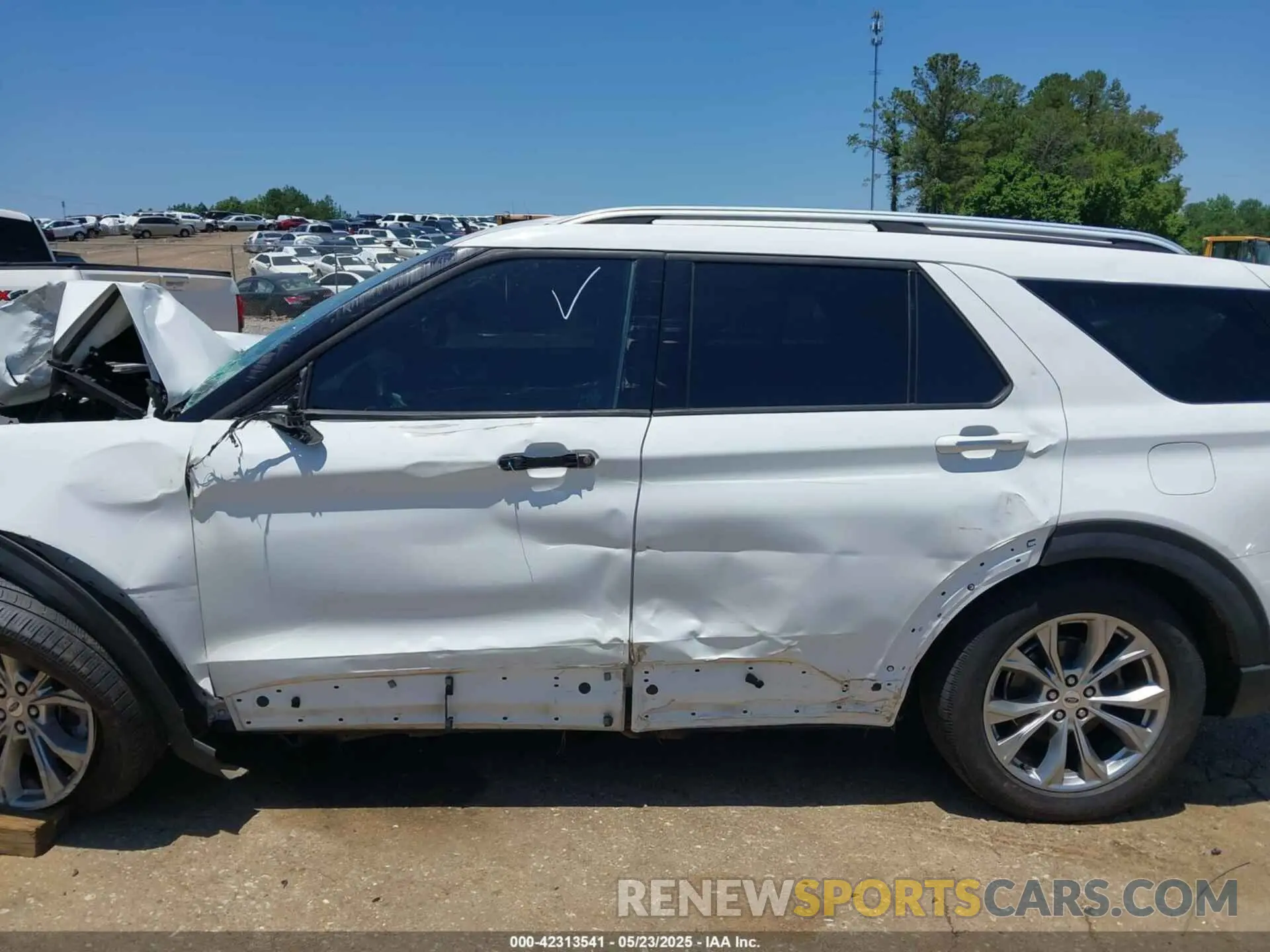 15 Photograph of a damaged car 1FMSK7FHXMGB03671 FORD EXPLORER 2021
