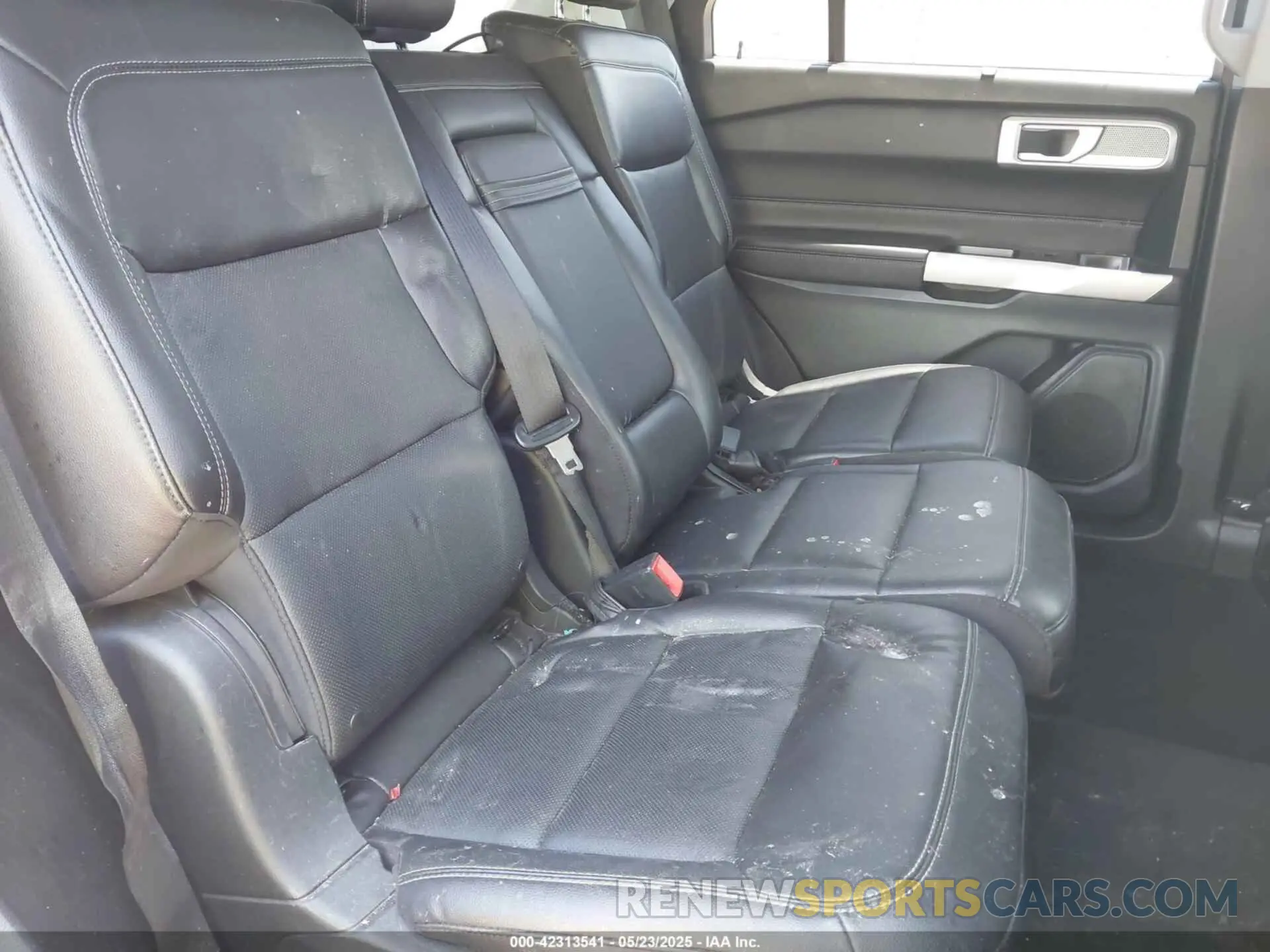 8 Photograph of a damaged car 1FMSK7FHXMGB03671 FORD EXPLORER 2021