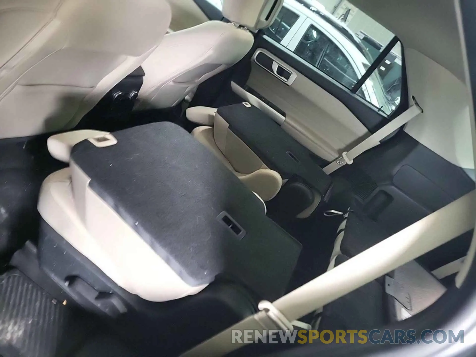 19 Photograph of a damaged car 1FMSK8DH0MGA96772 FORD EXPLORER 2021