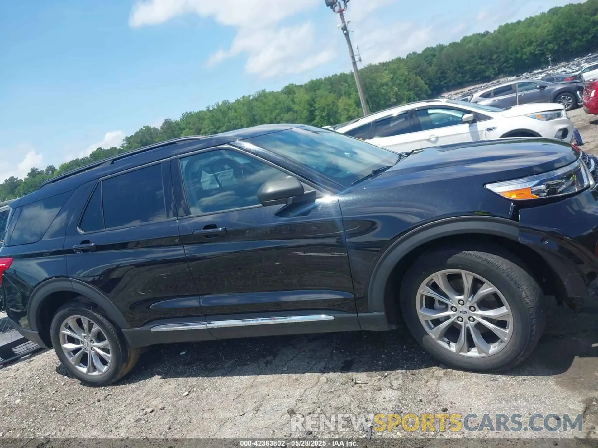 13 Photograph of a damaged car 1FMSK8DH3MGB00720 FORD EXPLORER 2021