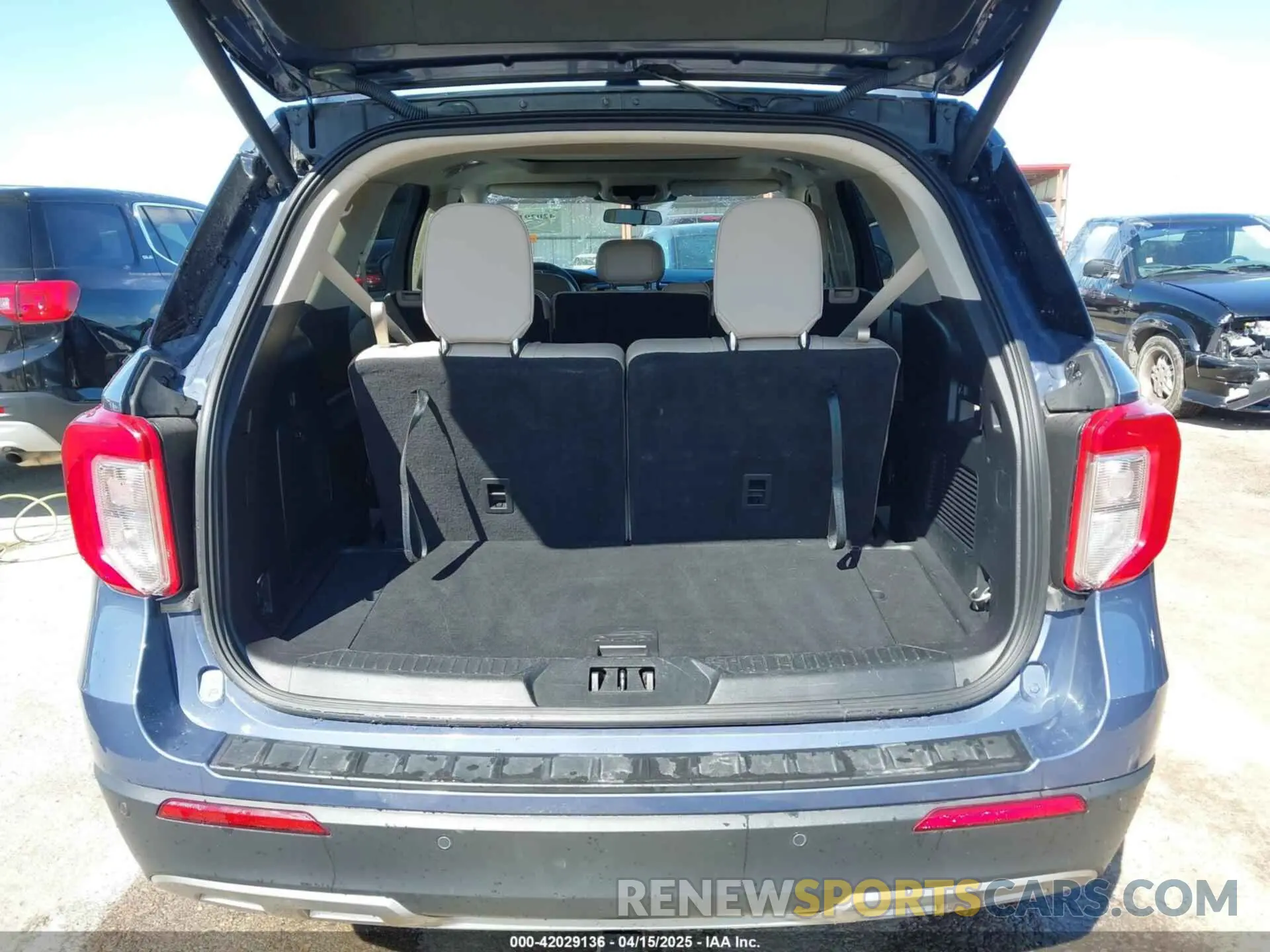 17 Photograph of a damaged car 1FMSK8DH3MGC06374 FORD EXPLORER 2021