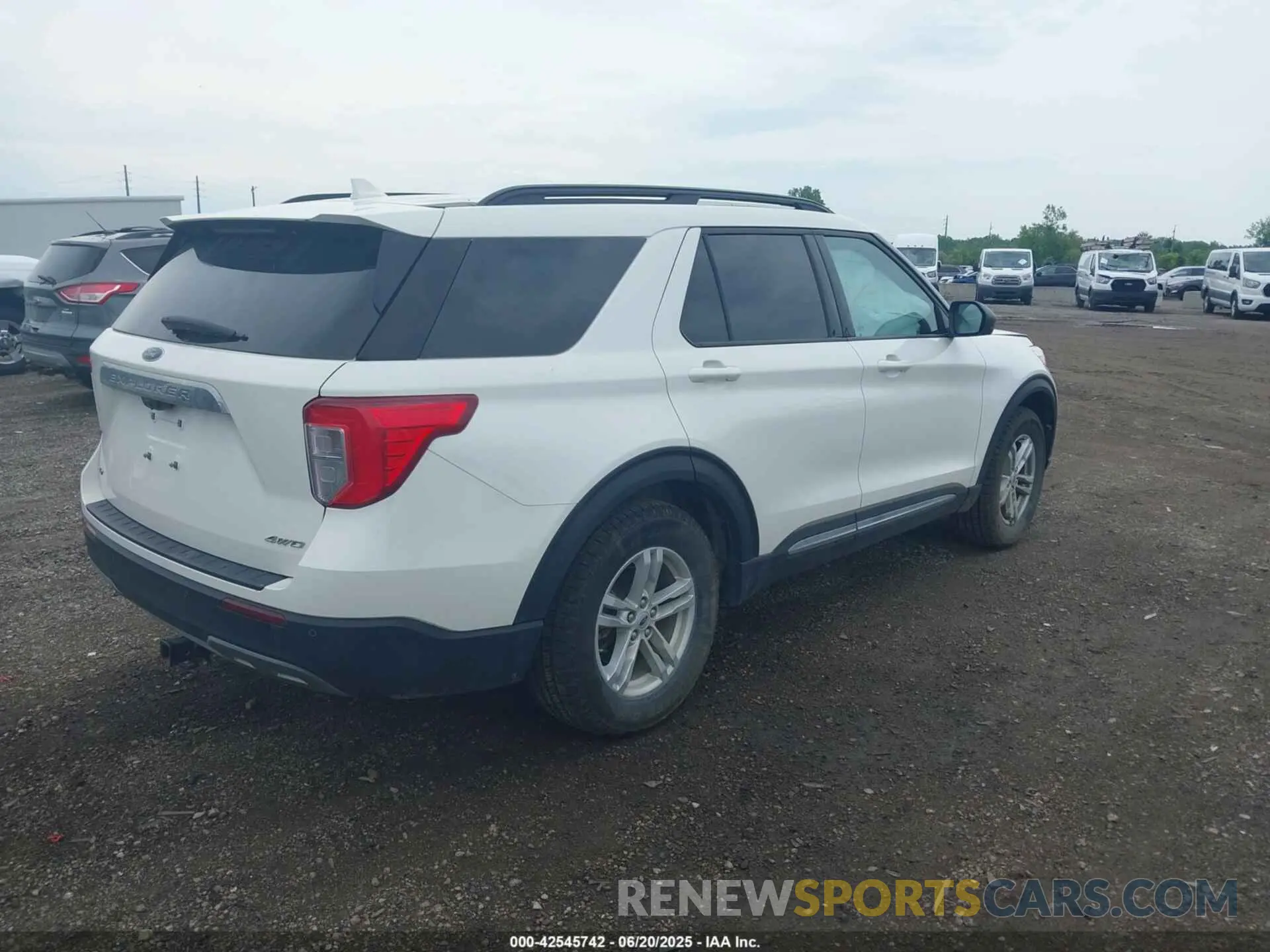 4 Photograph of a damaged car 1FMSK8DH4MGA49664 FORD EXPLORER 2021