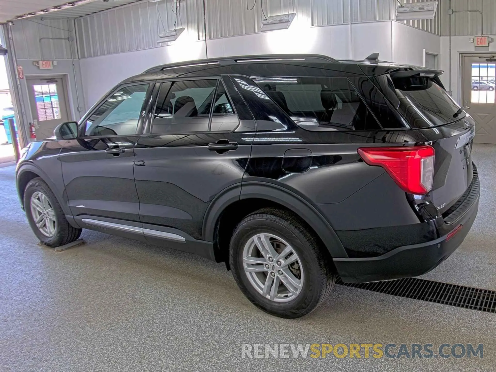 4 Photograph of a damaged car 1FMSK8DH6MGA87641 FORD EXPLORER 2021