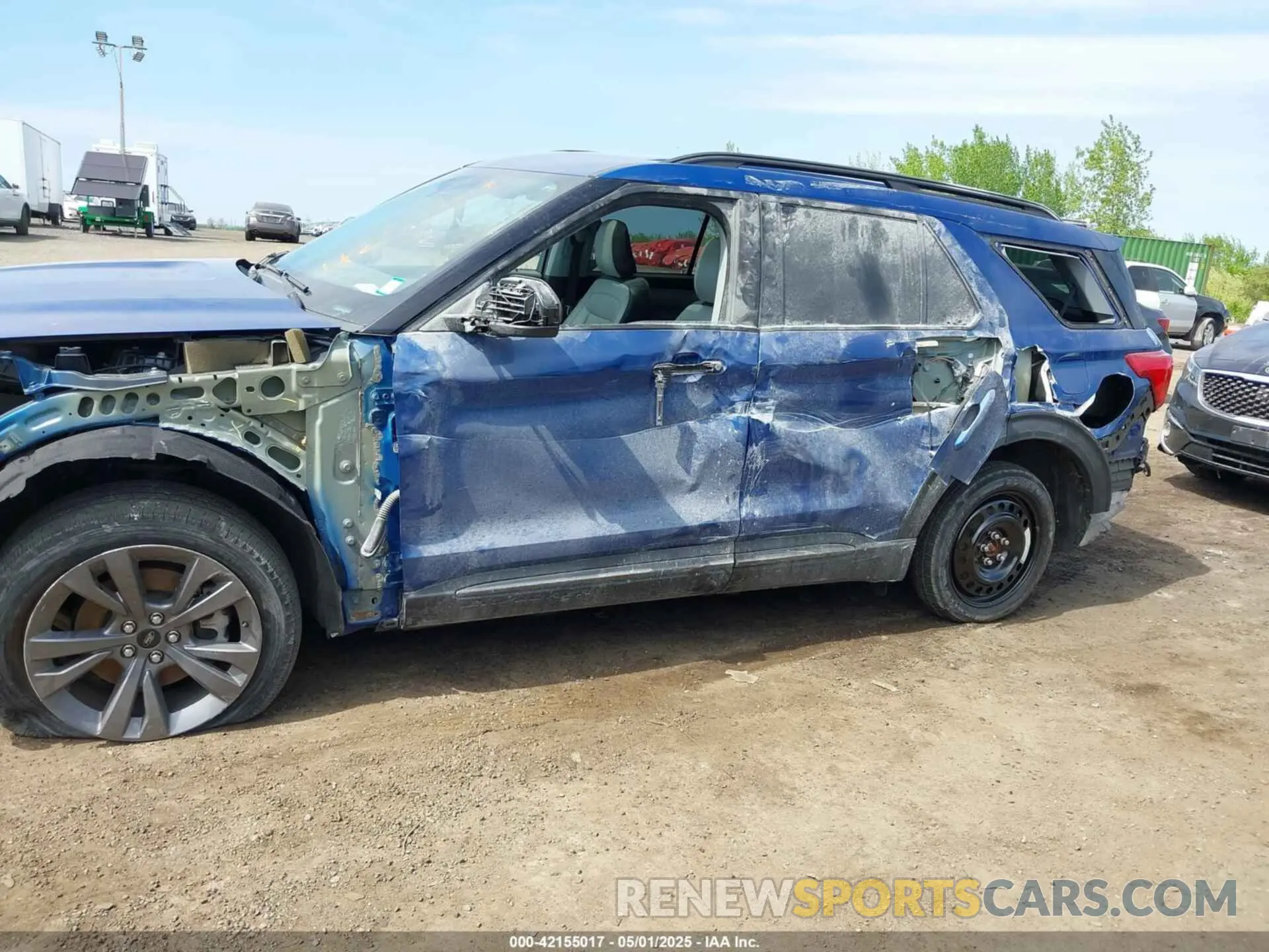17 Photograph of a damaged car 1FMSK8DH8MGA75779 FORD EXPLORER 2021